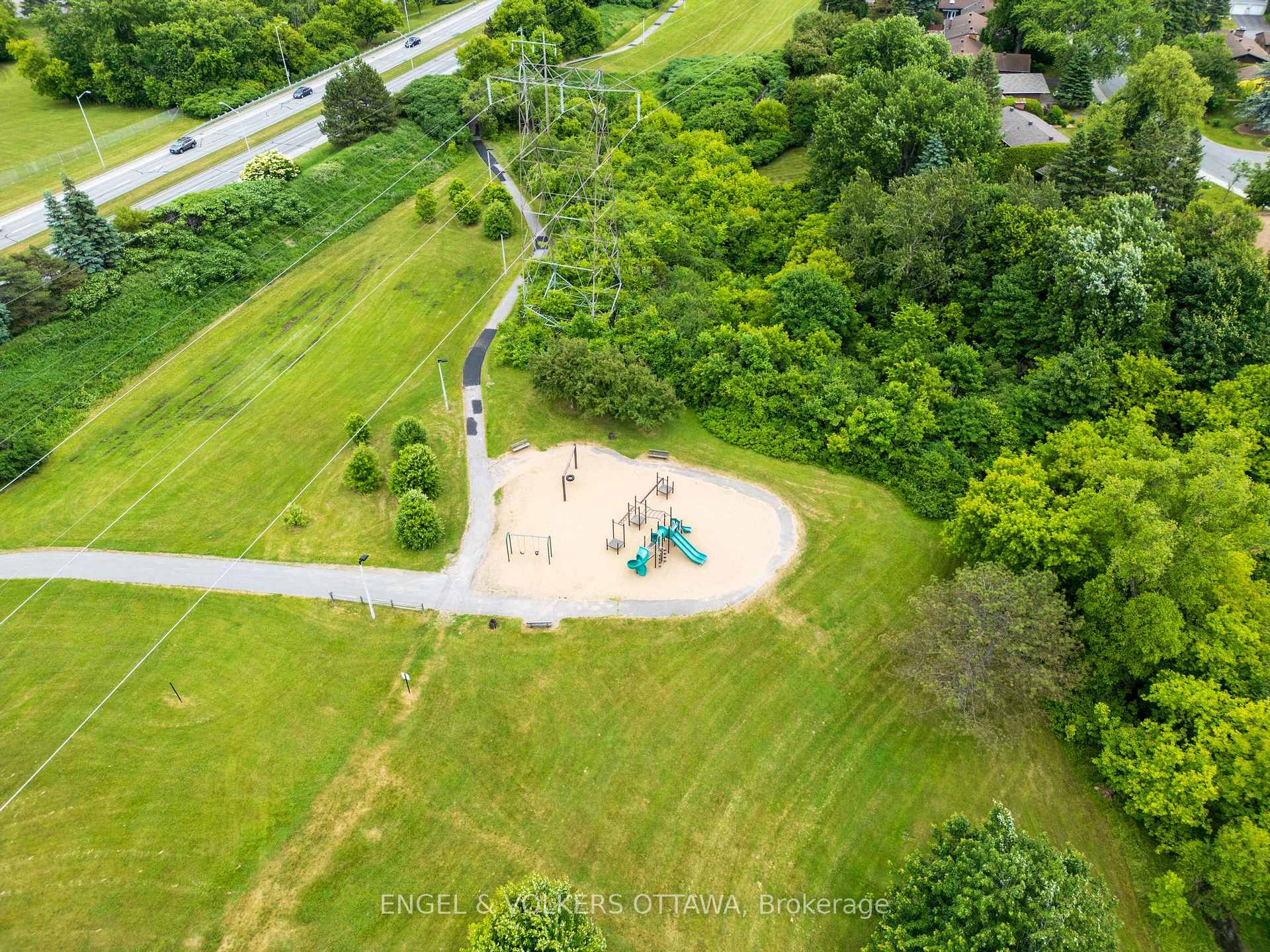 Photo 30 of Unit 32, 5 Bethune Way, Ottawa, Kanata - Beaverbrook — HOMEH