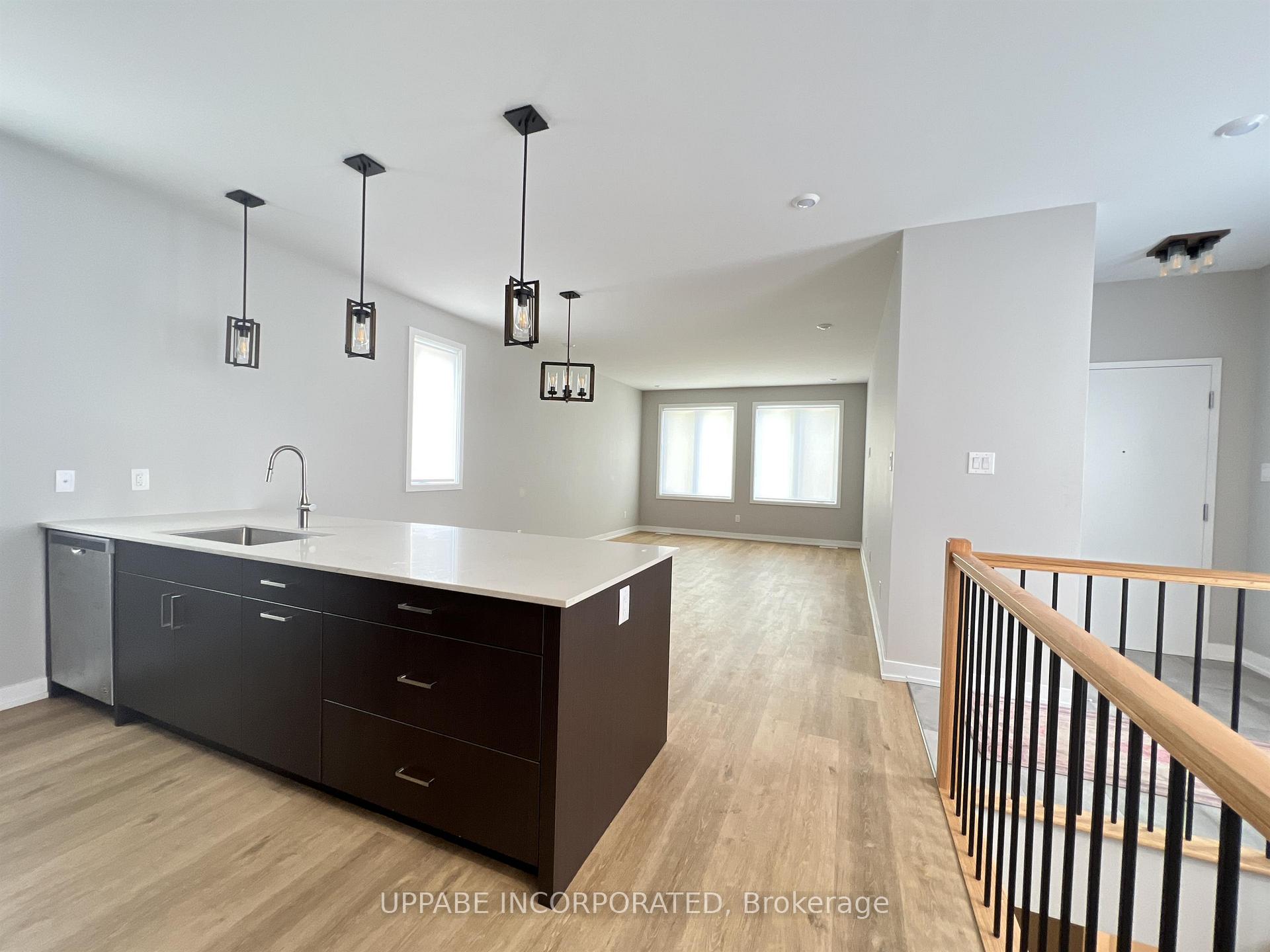 Photo 6 of Unit A, 974 Hooper Street, Ottawa, Carlington — HOMEH