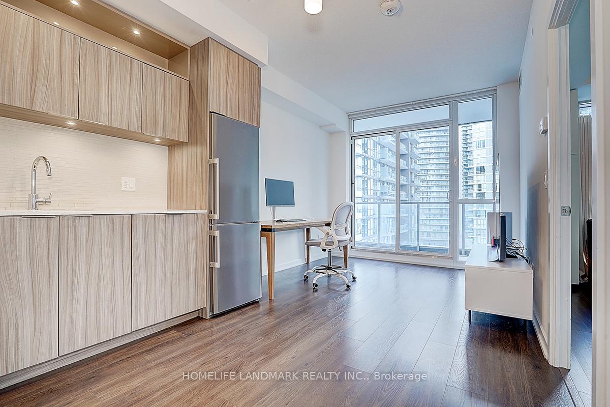 Photo 4 of Unit 806, 50 Forest Manor Road, North York, Henry Farm — HOMEH