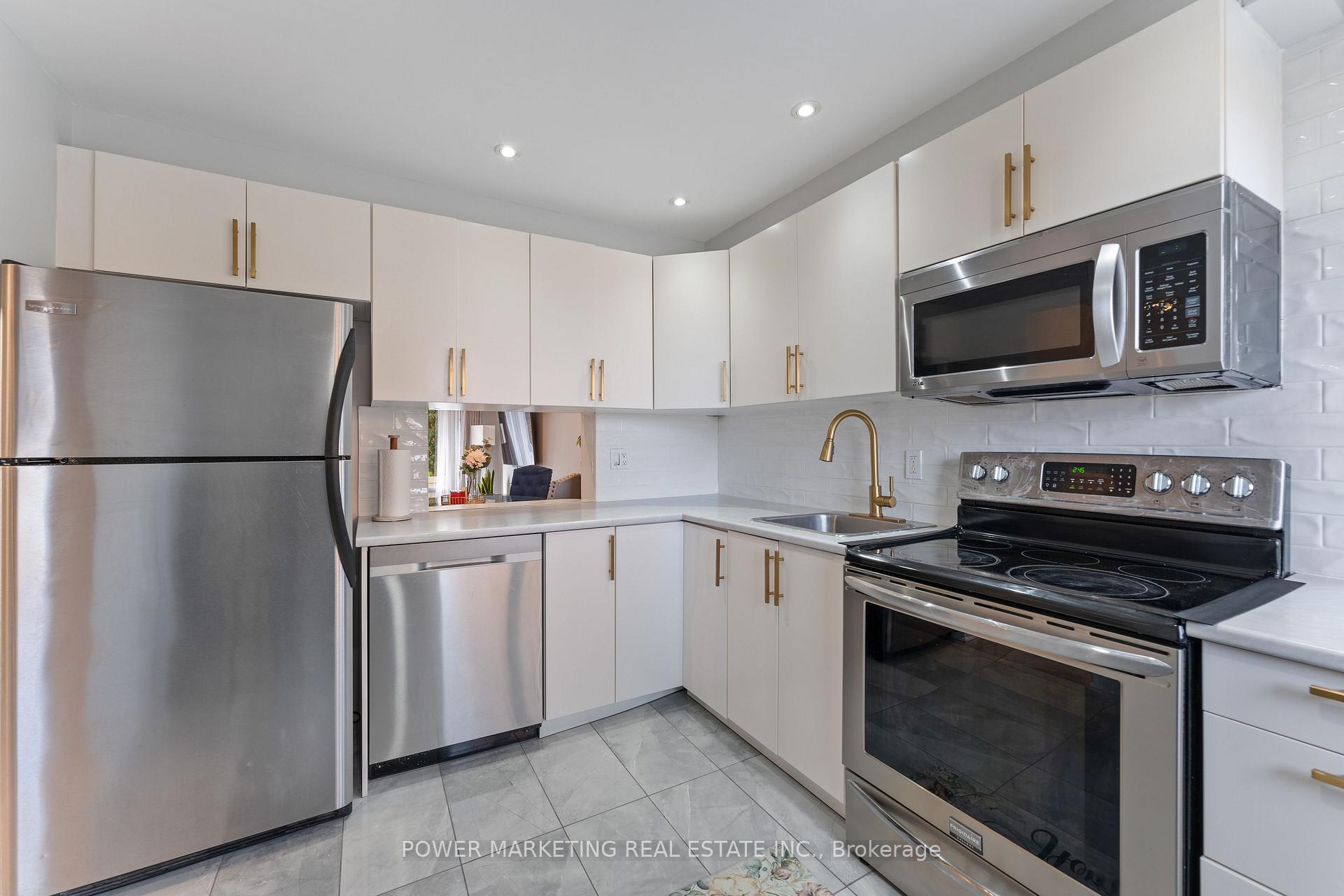 Photo 6 of Unit B, 911 Elmsmere Road, Ottawa, Beacon Hill South — HOMEH