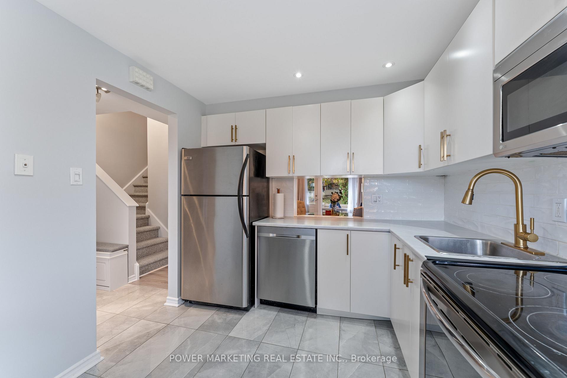 Photo 7 of Unit B, 911 Elmsmere Road, Ottawa, Beacon Hill South — HOMEH