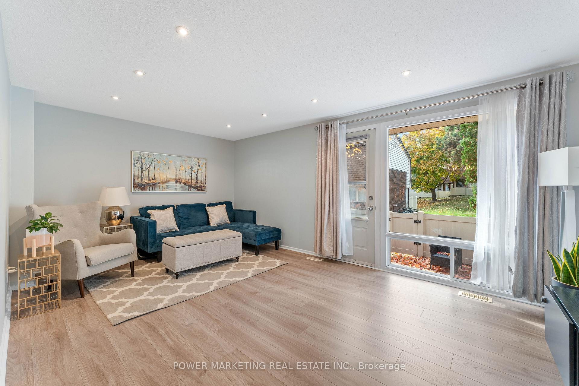 Photo 10 of Unit B, 911 Elmsmere Road, Ottawa, Beacon Hill South — HOMEH
