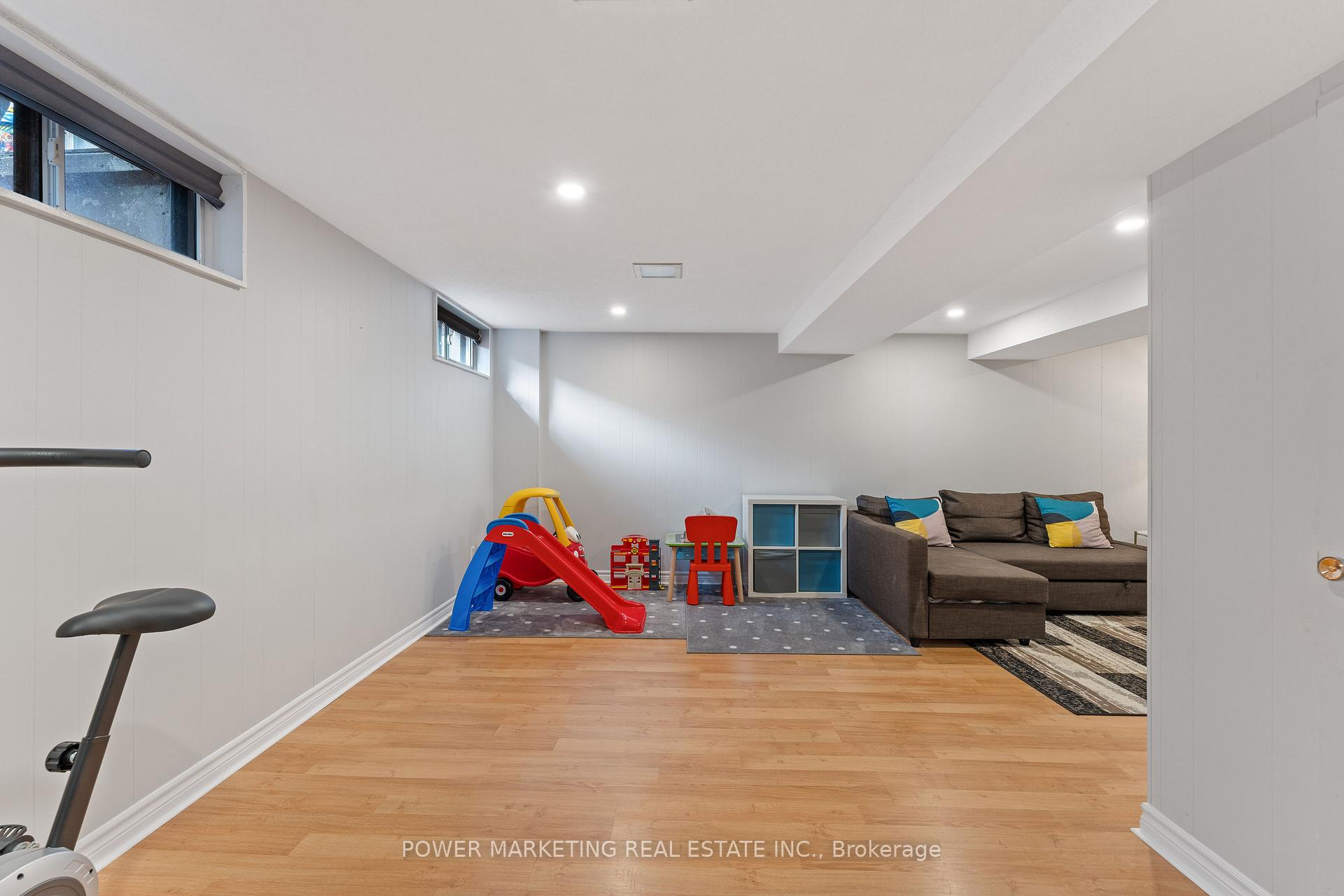 Photo 19 of Unit B, 911 Elmsmere Road, Ottawa, Beacon Hill South — HOMEH