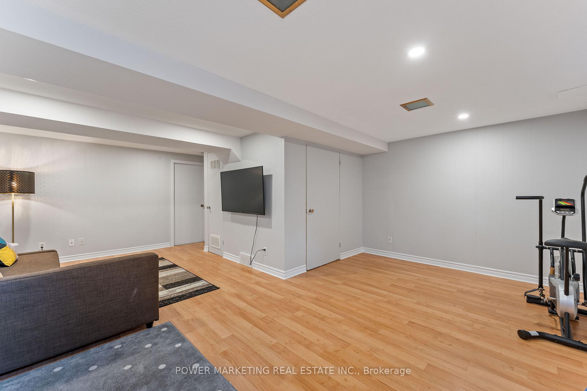 Photo 20 of Unit B, 911 Elmsmere Road, Ottawa, Beacon Hill South — HOMEH