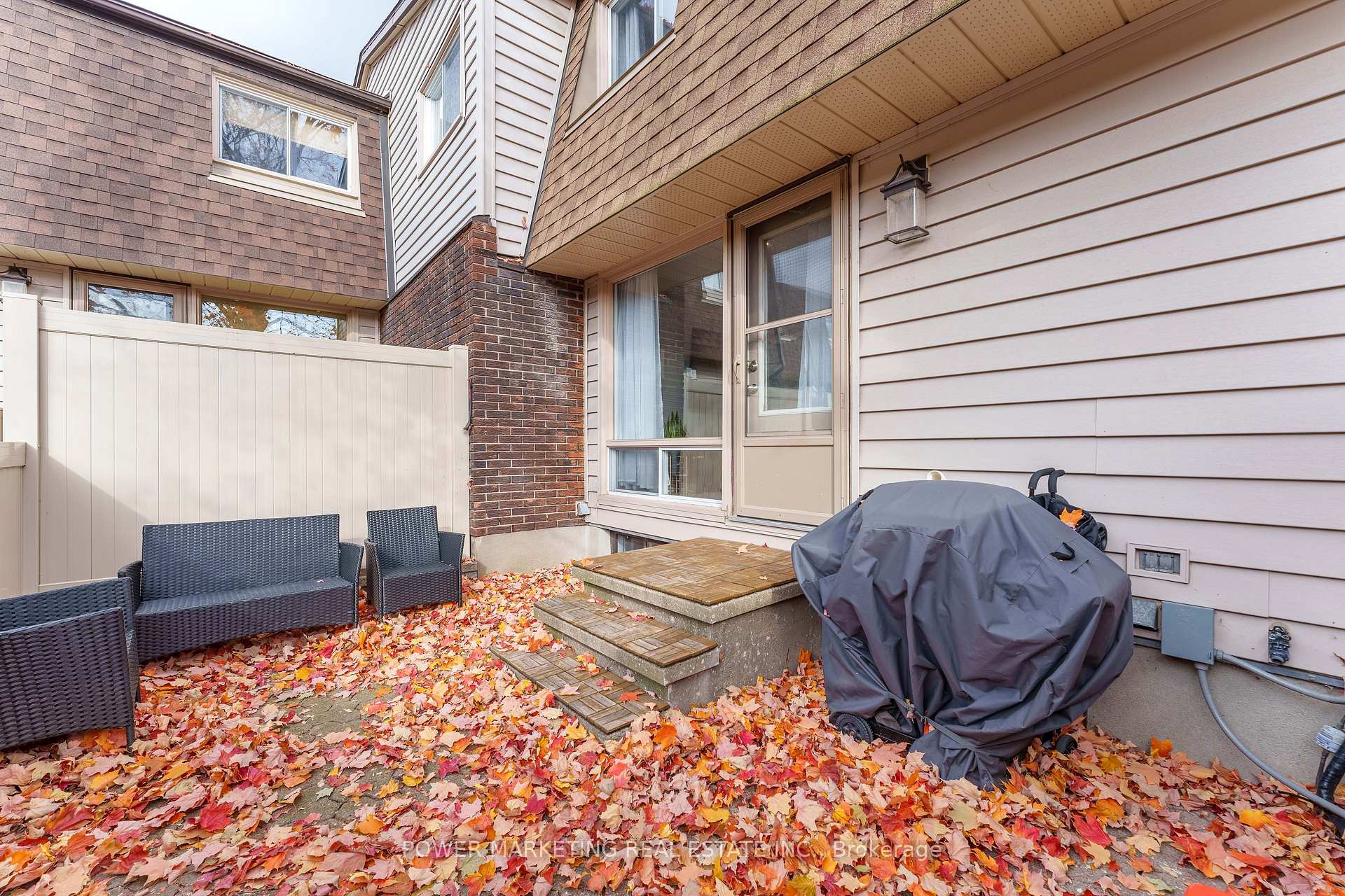Photo 22 of Unit B, 911 Elmsmere Road, Ottawa, Beacon Hill South — HOMEH