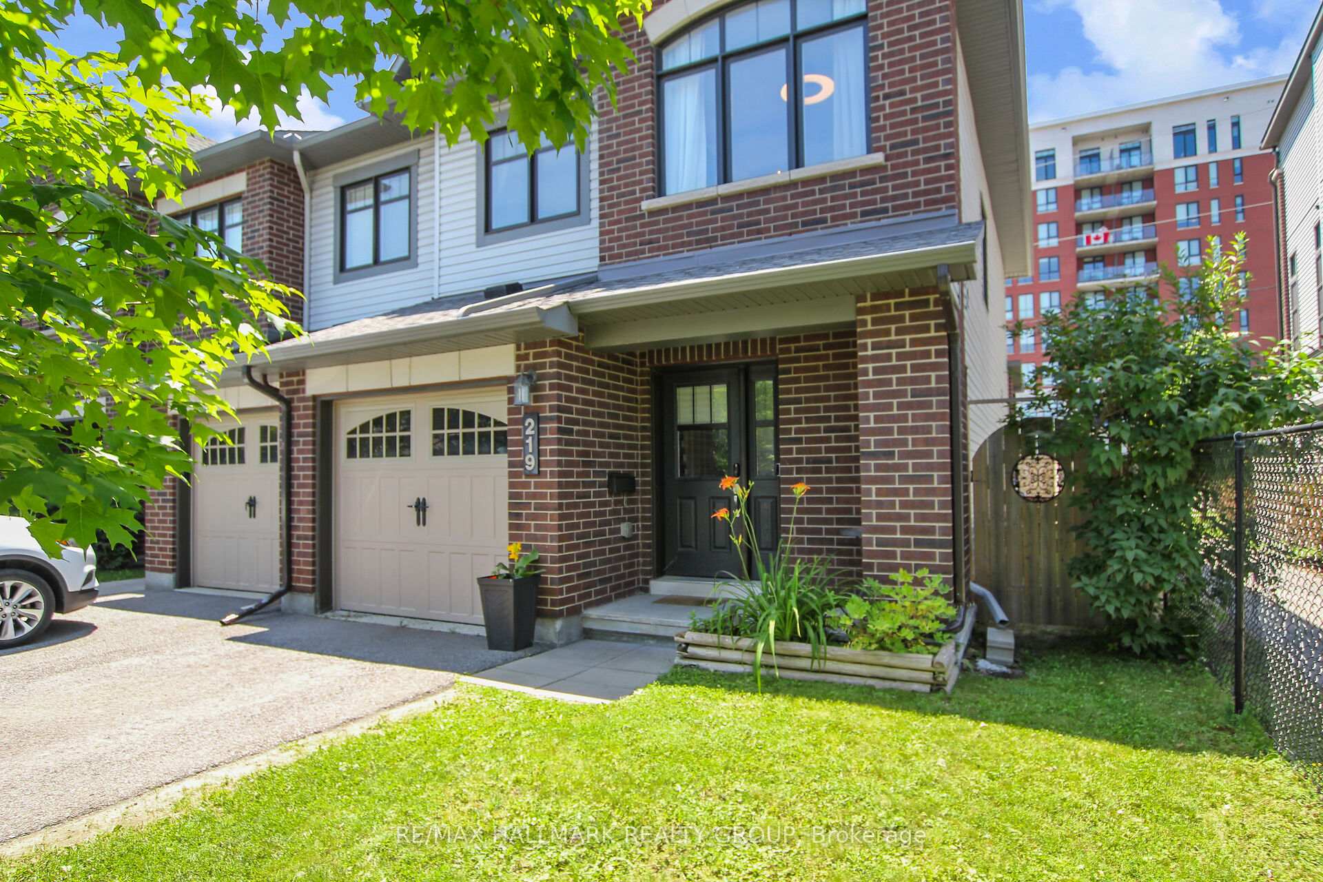 Photo 2 of 219 Mancini Way, Ottawa, Barrhaven - Strandherd — HOMEH