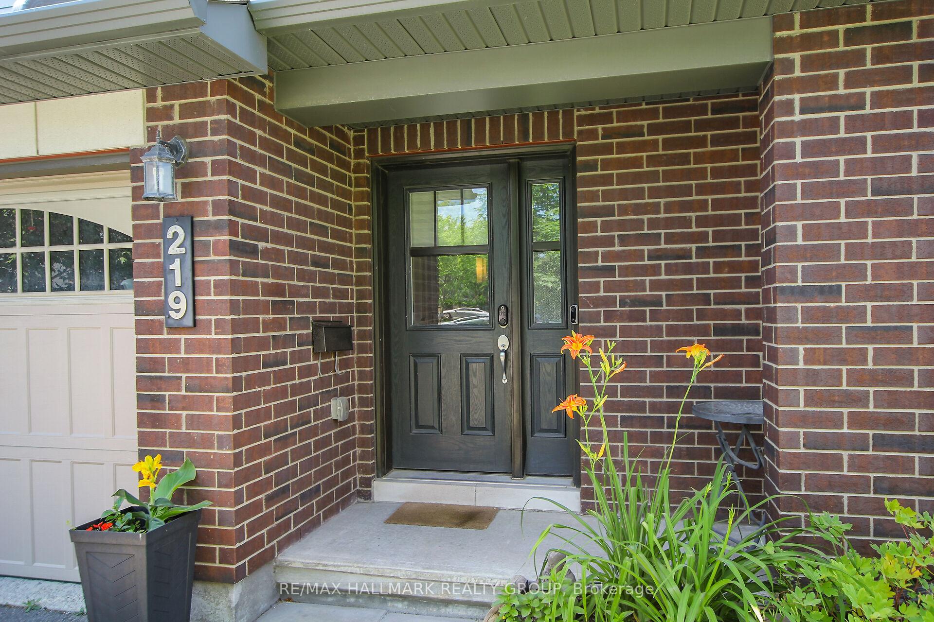 Photo 5 of 219 Mancini Way, Ottawa, Barrhaven - Strandherd — HOMEH