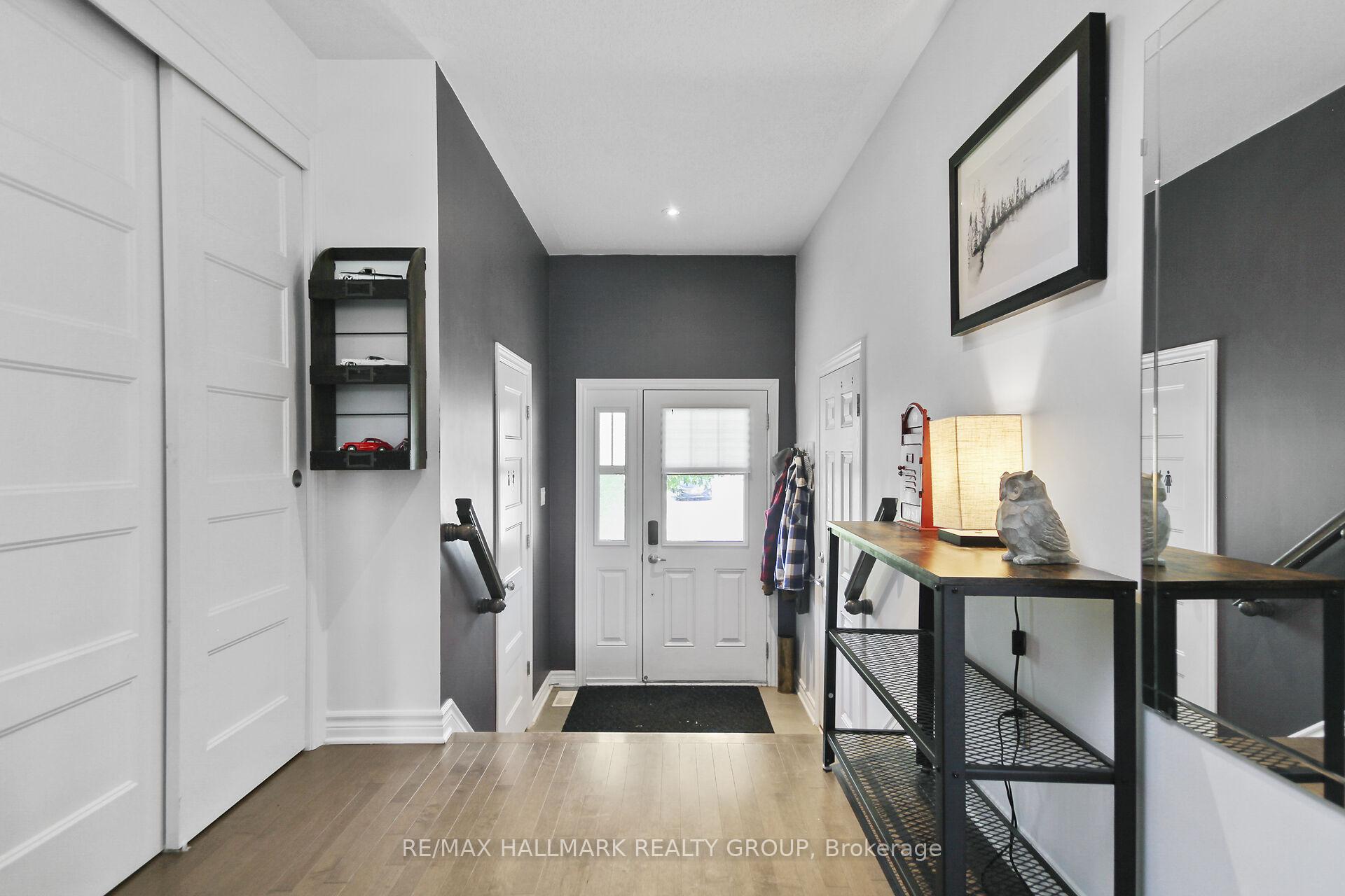 Photo 3 of 219 Mancini Way, Ottawa, Barrhaven - Strandherd — HOMEH