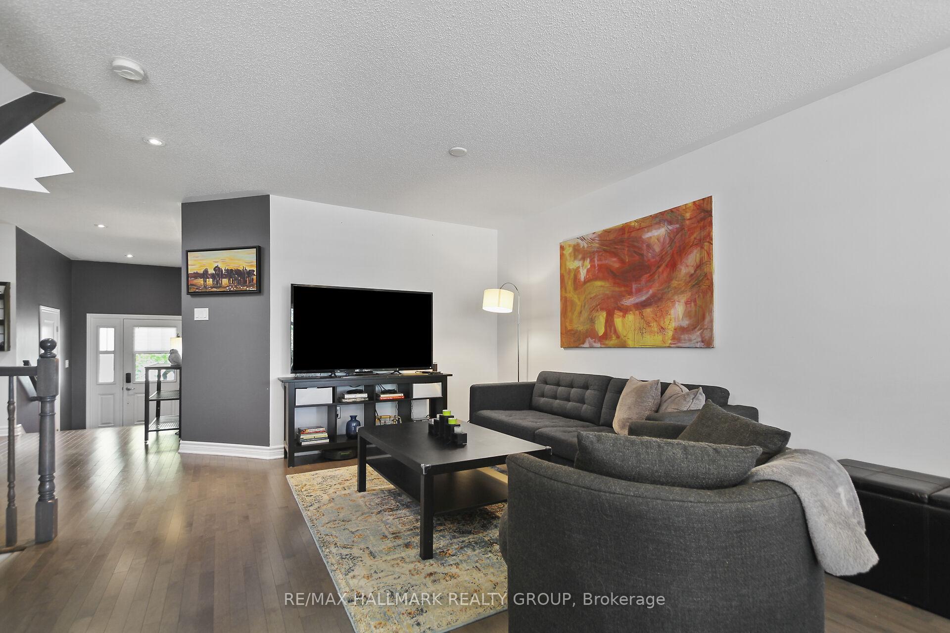 Photo 8 of 219 Mancini Way, Ottawa, Barrhaven - Strandherd — HOMEH