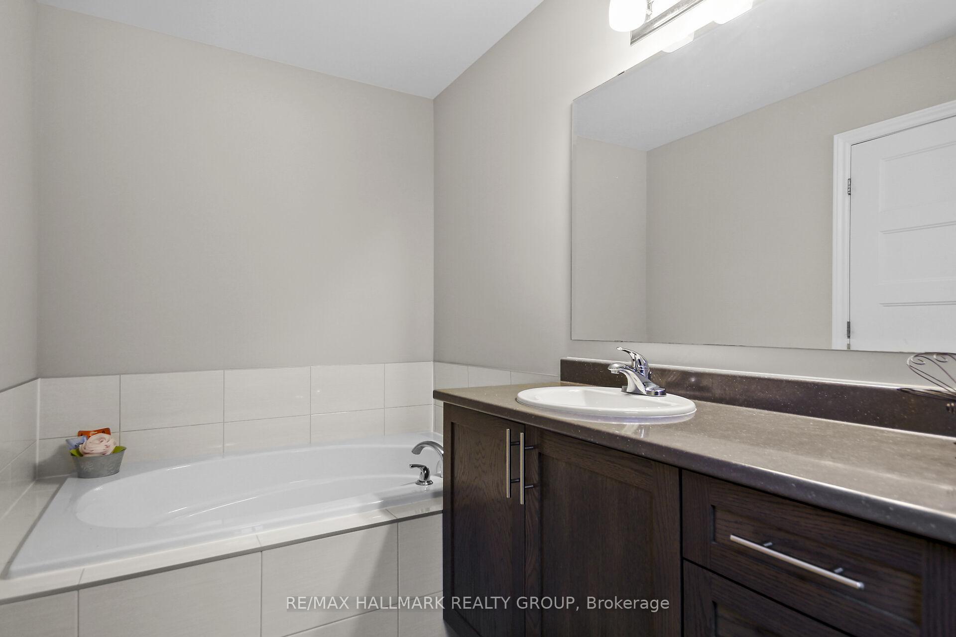 Photo 26 of 219 Mancini Way, Ottawa, Barrhaven - Strandherd — HOMEH