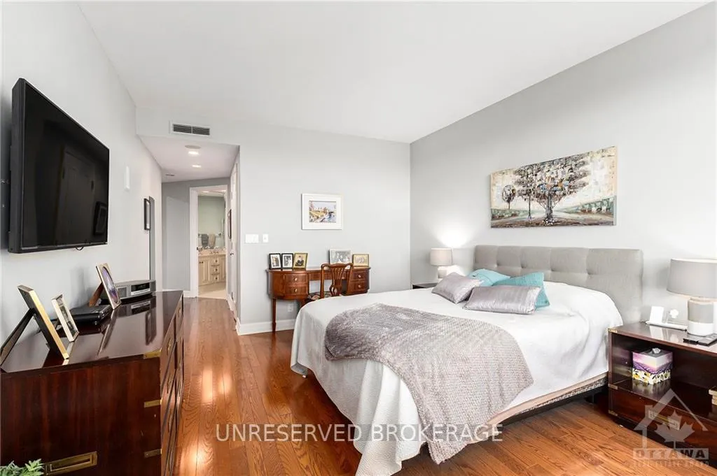 Photo 8 of Unit 801, 3590 Rivergate Way, Ottawa, Quinterra — HOMEH