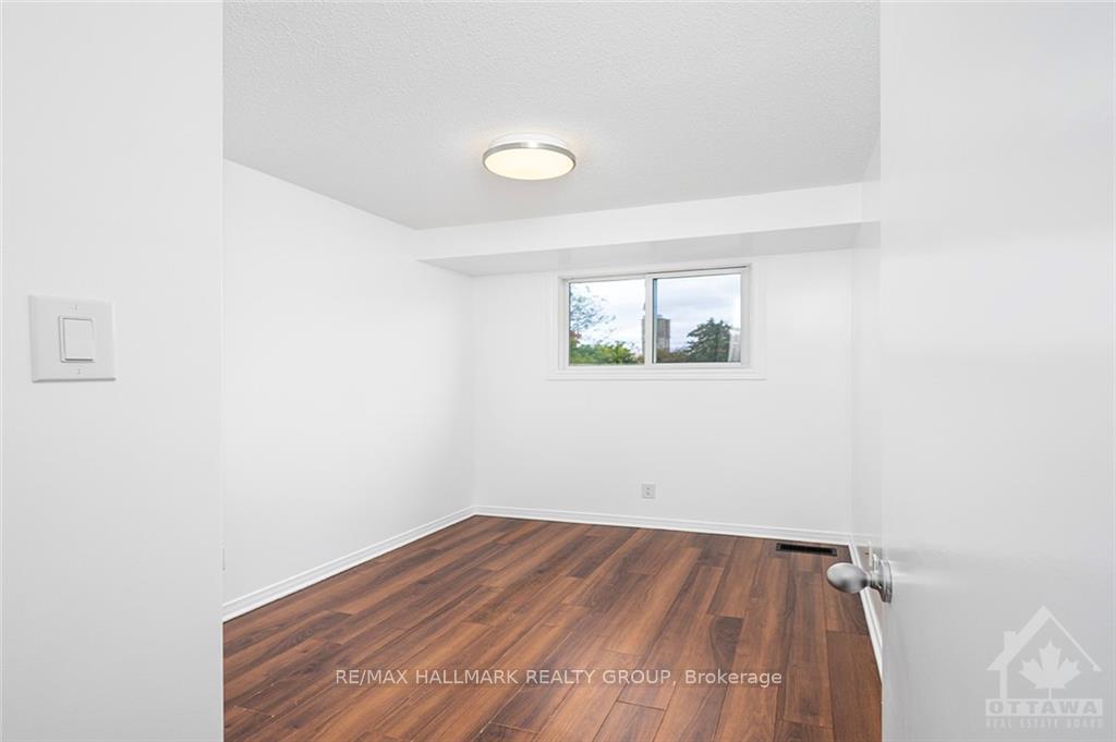 Photo 3 of 1283 Perez Crescent, Ottawa, Carson Grove — HOMEH