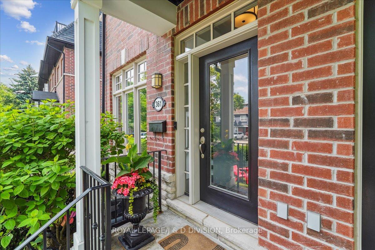 Photo 4 of 361 Roehampton Avenue, Toronto, Mount Pleasant East — HOMEH
