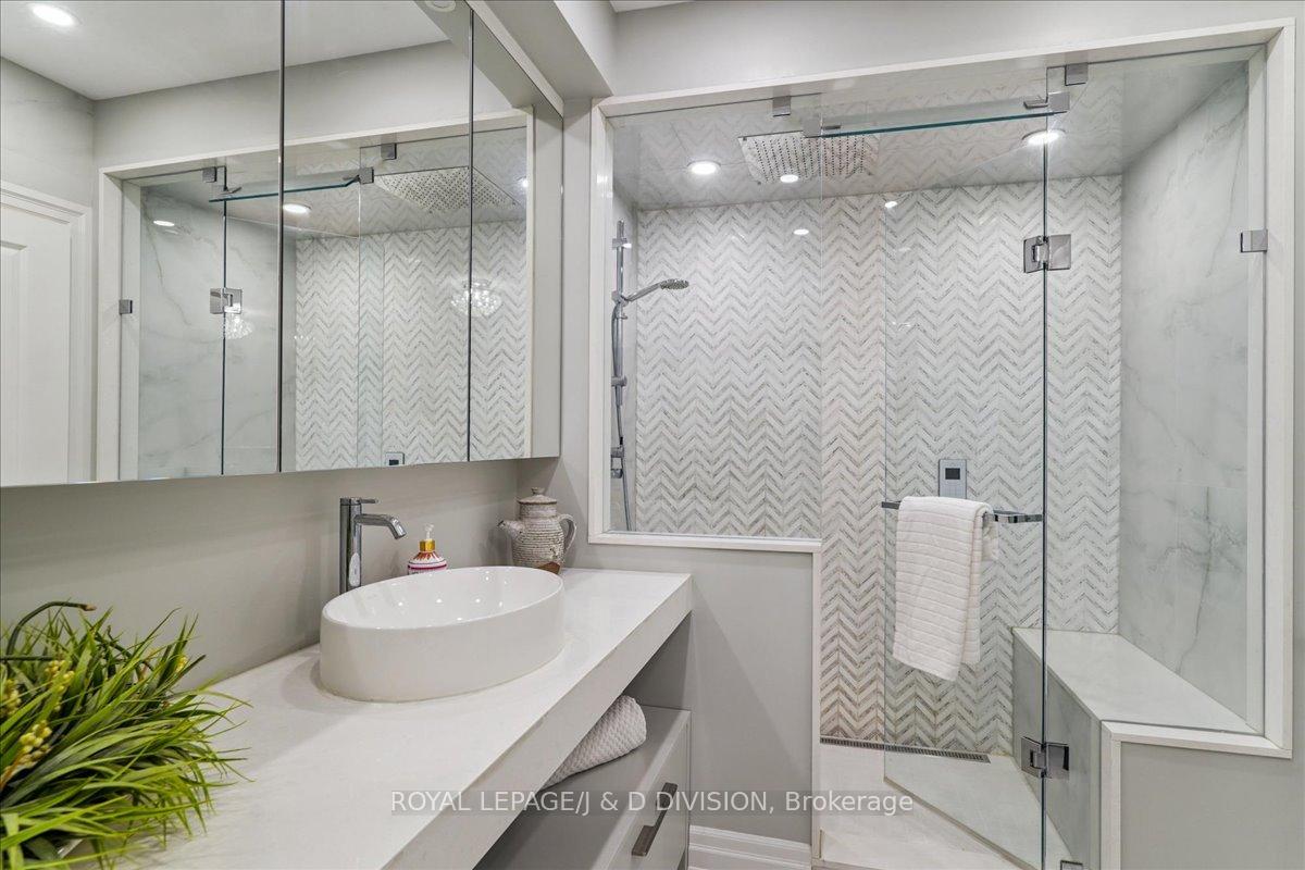 Photo 19 of 361 Roehampton Avenue, Toronto, Mount Pleasant East — HOMEH