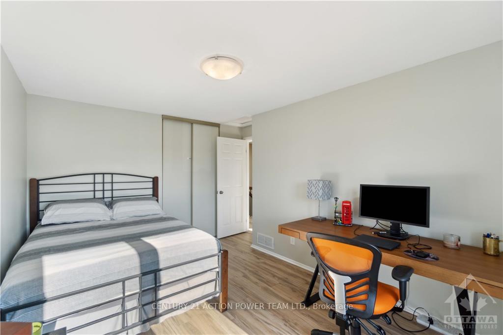 Photo 9 of 6593 Bilberry Drive, Ottawa, Convent Glen North — HOMEH