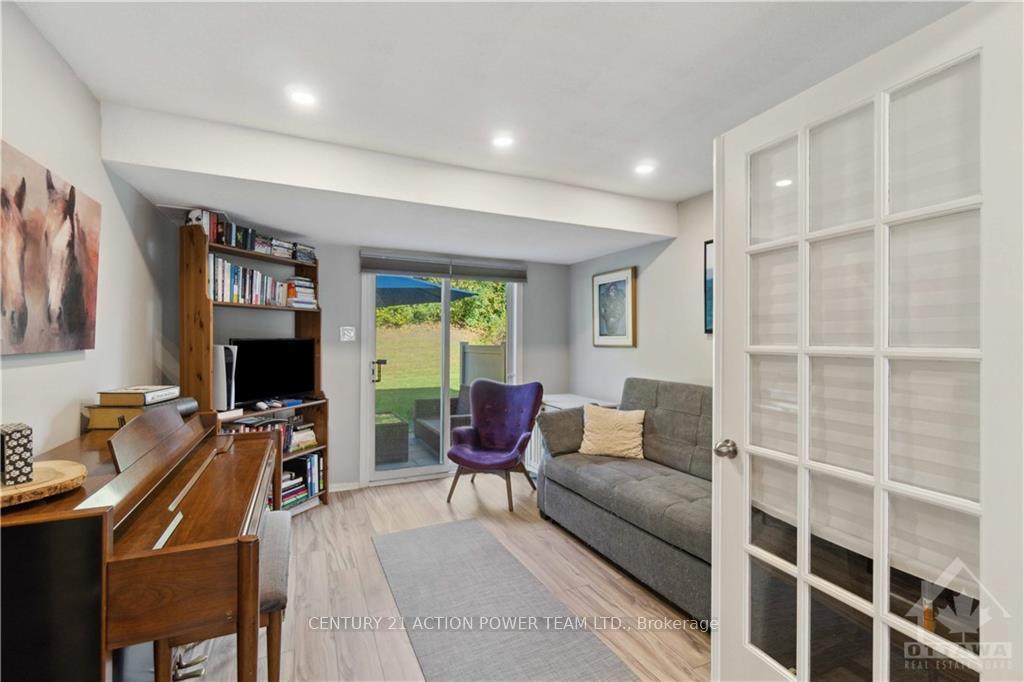 Photo 11 of 6593 Bilberry Drive, Ottawa, Convent Glen North — HOMEH