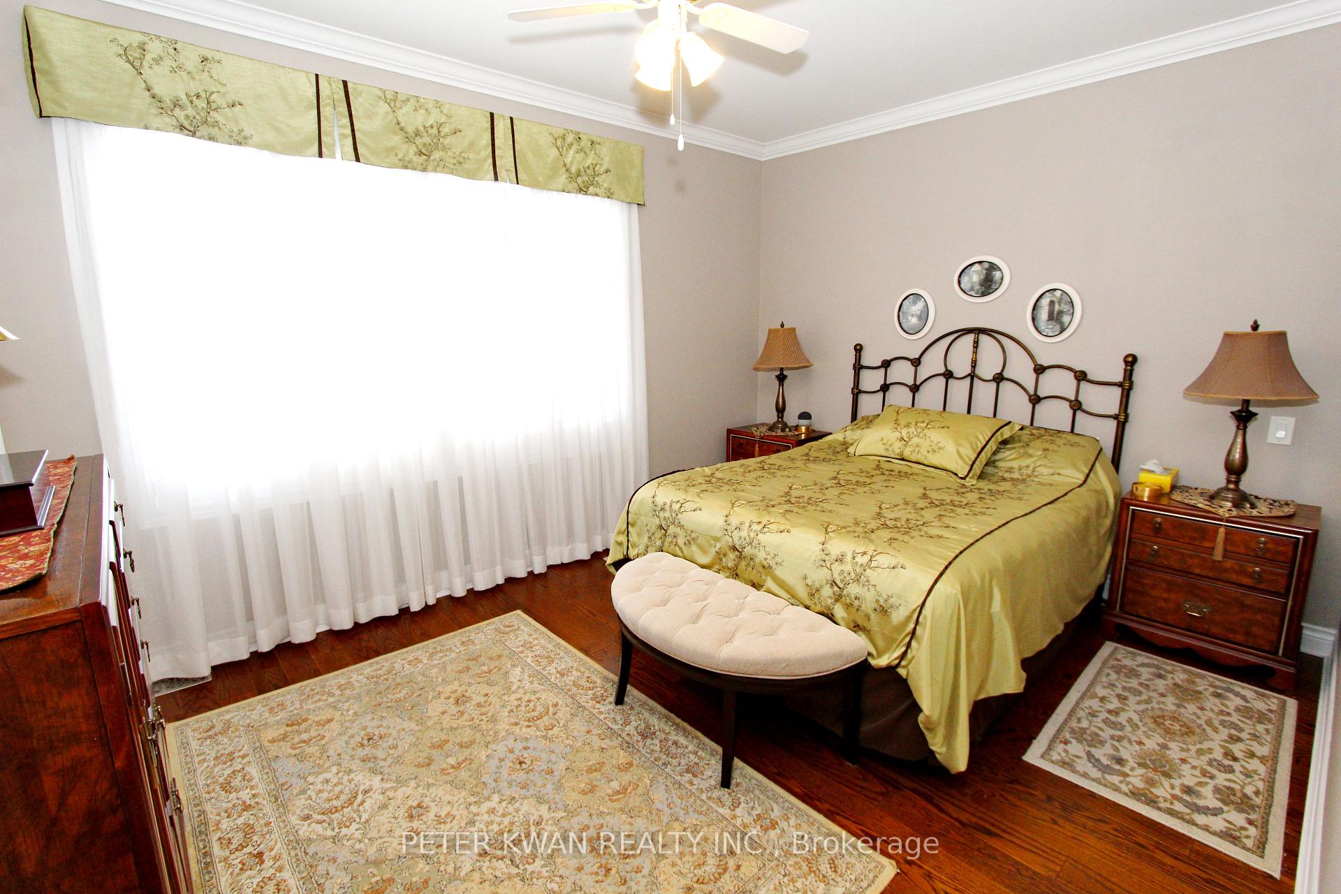 Photo 7 of Unit 34, 10 Wilton Trail, Aurora, Aurora Estates — HOMEH