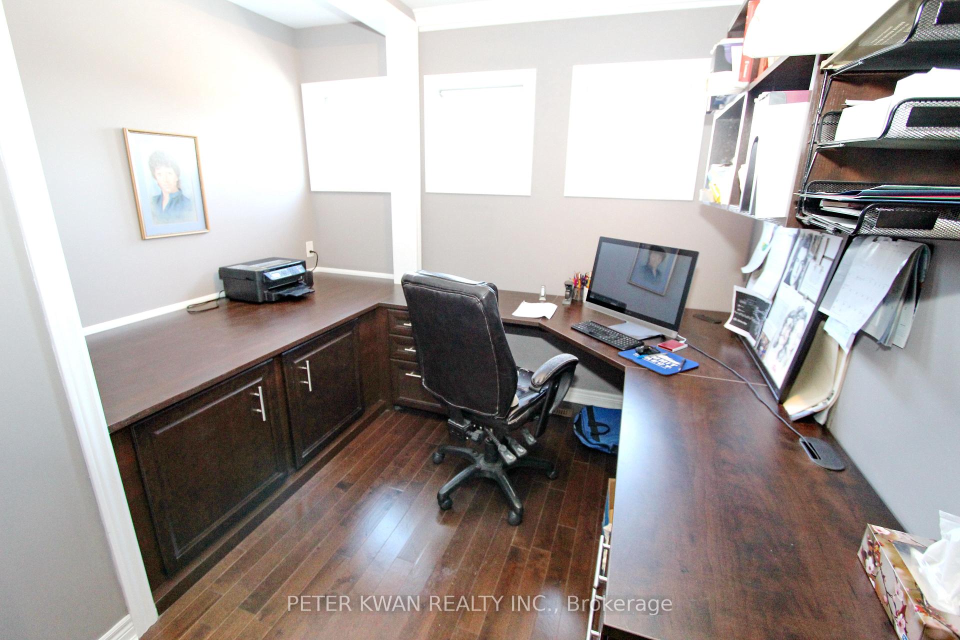 Photo 11 of Unit 34, 10 Wilton Trail, Aurora, Aurora Estates — HOMEH