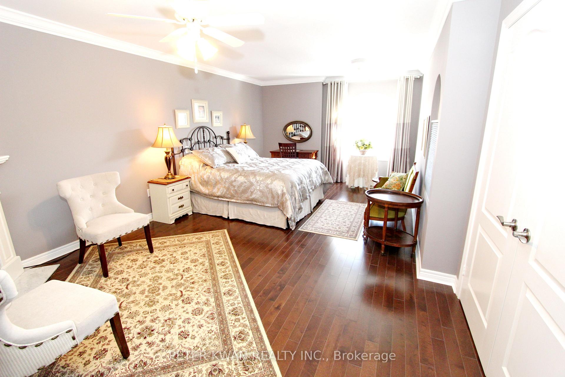 Photo 14 of Unit 34, 10 Wilton Trail, Aurora, Aurora Estates — HOMEH