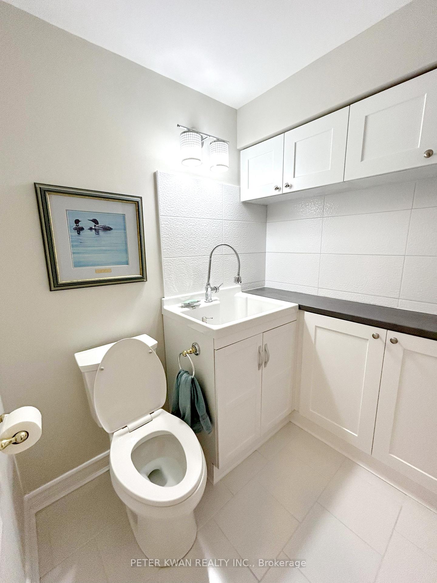 Photo 37 of Unit 34, 10 Wilton Trail, Aurora, Aurora Estates — HOMEH
