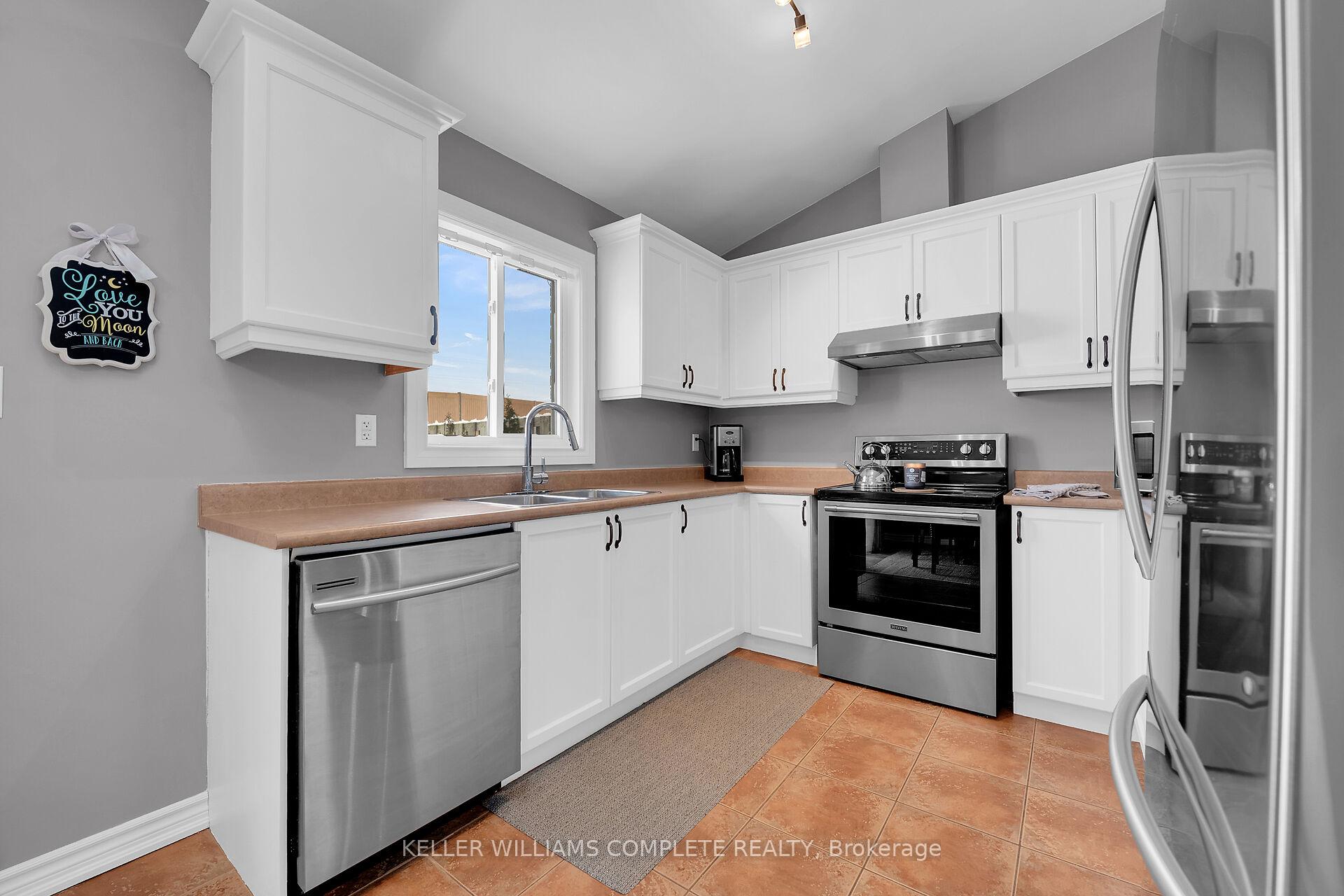 Photo 6 of Unit 30, 24 Kenyon Crescent, Grimsby, Grimsby East — HOMEH