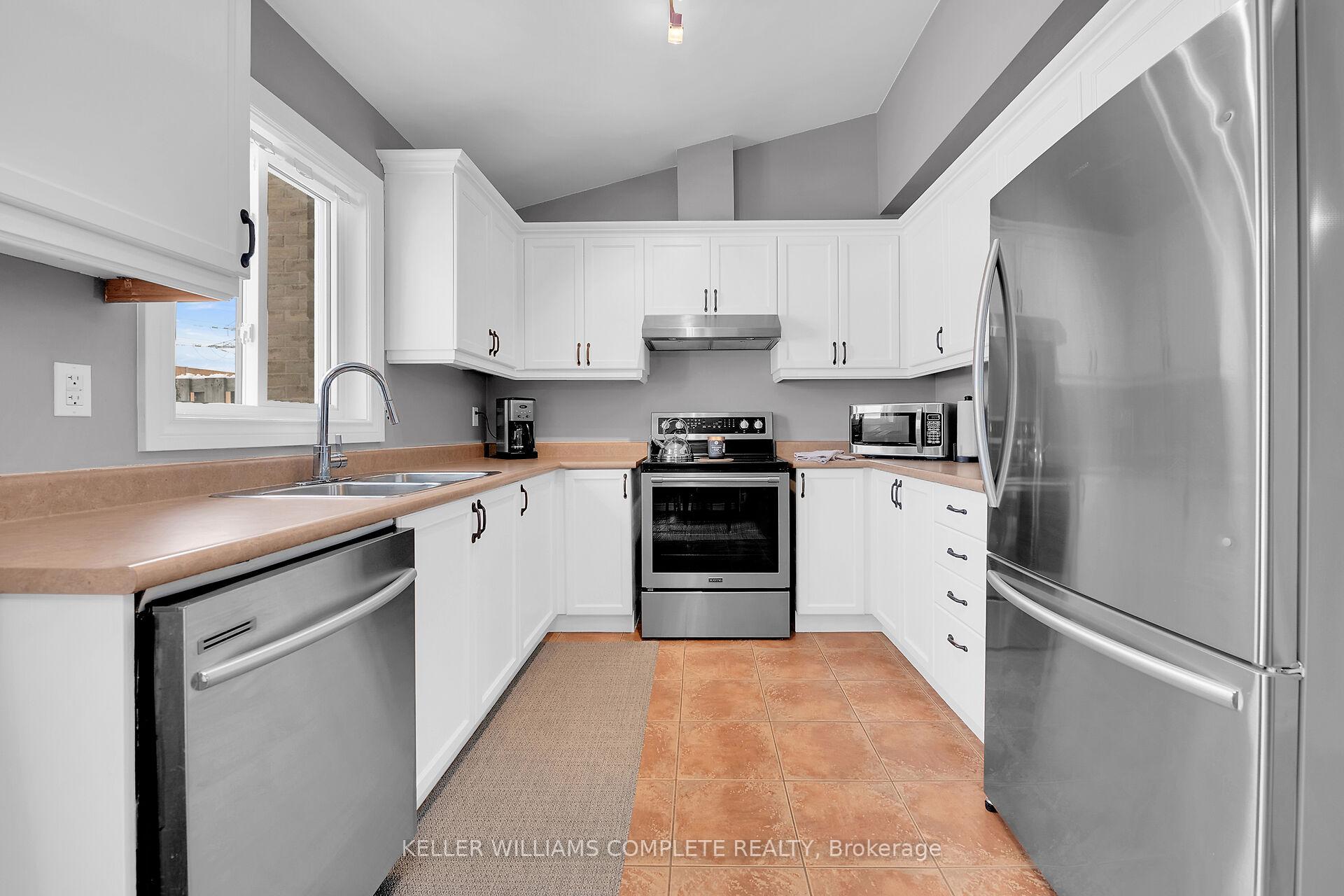 Photo 7 of Unit 30, 24 Kenyon Crescent, Grimsby, Grimsby East — HOMEH