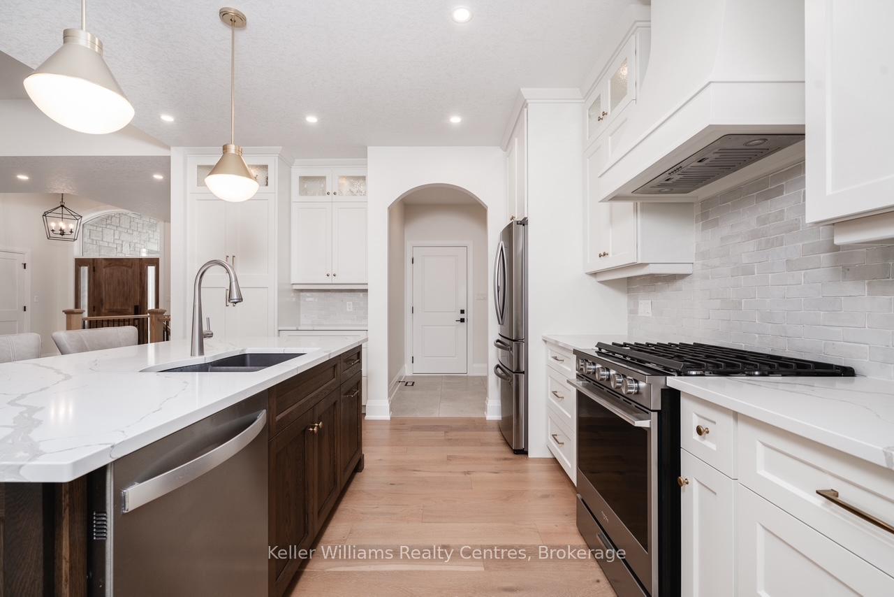 Photo 20 of 231 Devinwood Avenue, Brockton — HOMEH