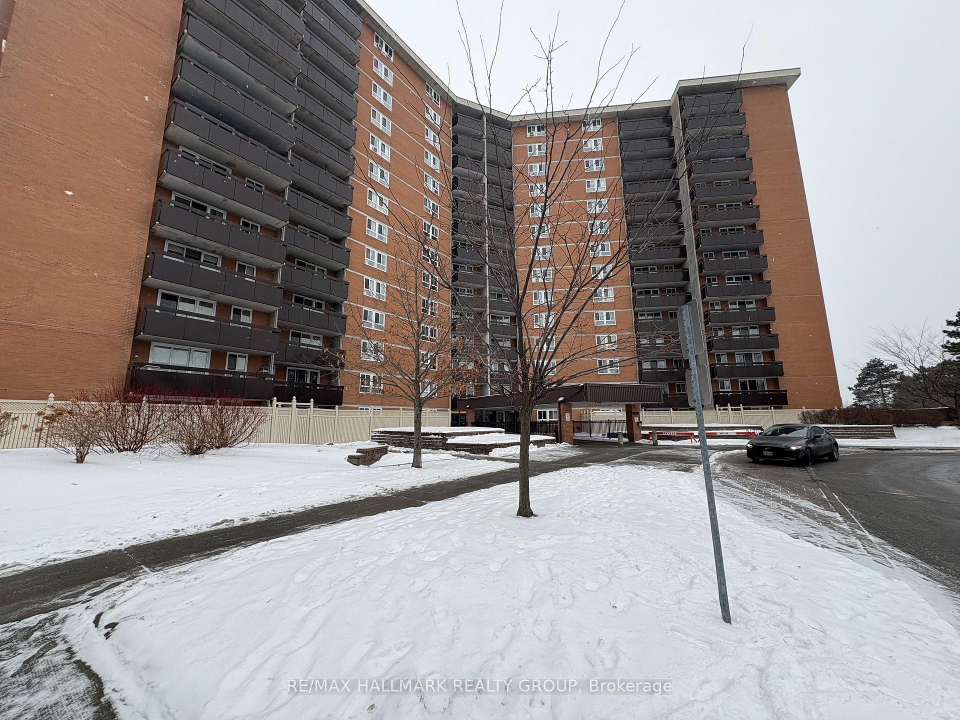 Front of Unit 605, 2000 Jasmine Crescent
