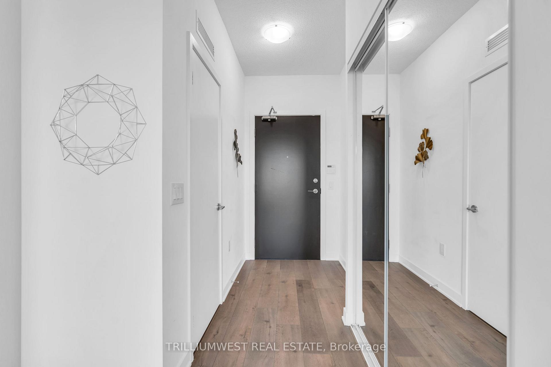 Photo 7 of Unit 721, 60 Honeycrisp Crescent, Vaughan, Vaughan Corporate Centre — HOMEH