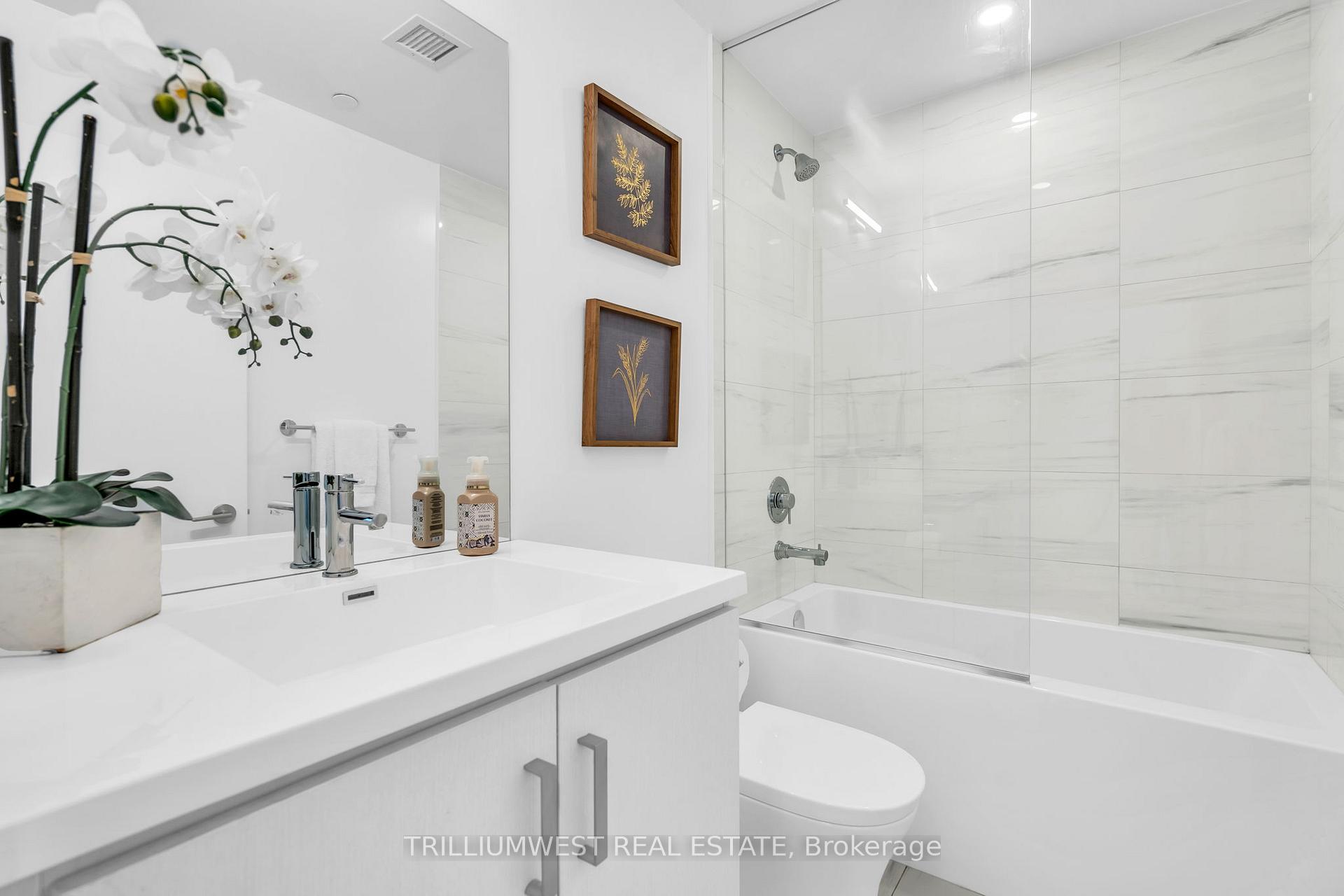 Photo 10 of Unit 721, 60 Honeycrisp Crescent, Vaughan, Vaughan Corporate Centre — HOMEH