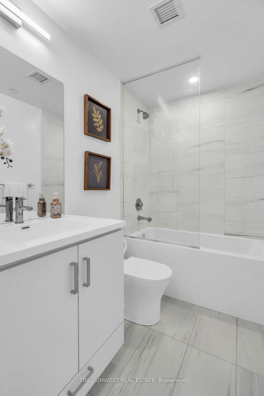 Photo 11 of Unit 721, 60 Honeycrisp Crescent, Vaughan, Vaughan Corporate Centre — HOMEH