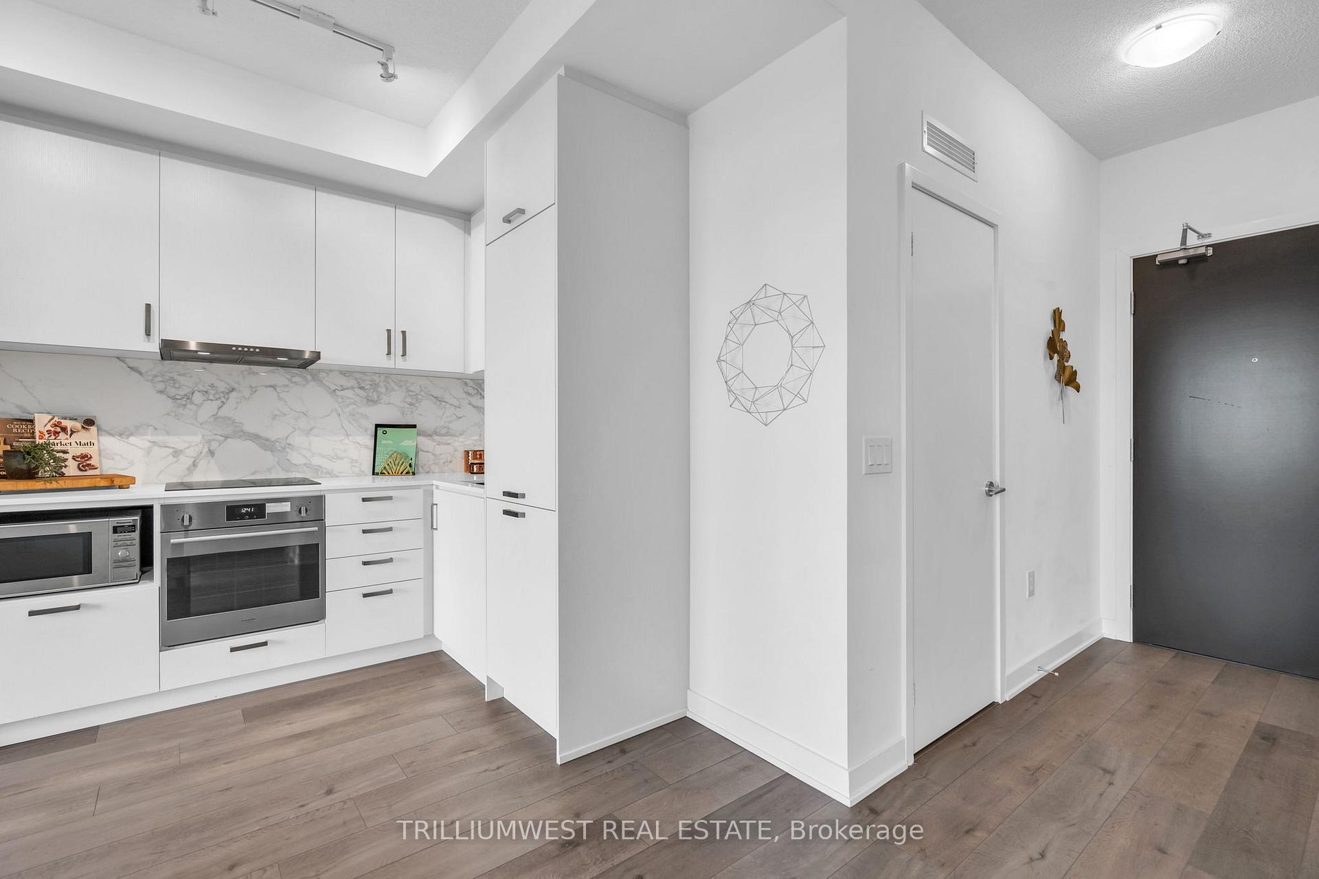 Photo 14 of Unit 721, 60 Honeycrisp Crescent, Vaughan, Vaughan Corporate Centre — HOMEH