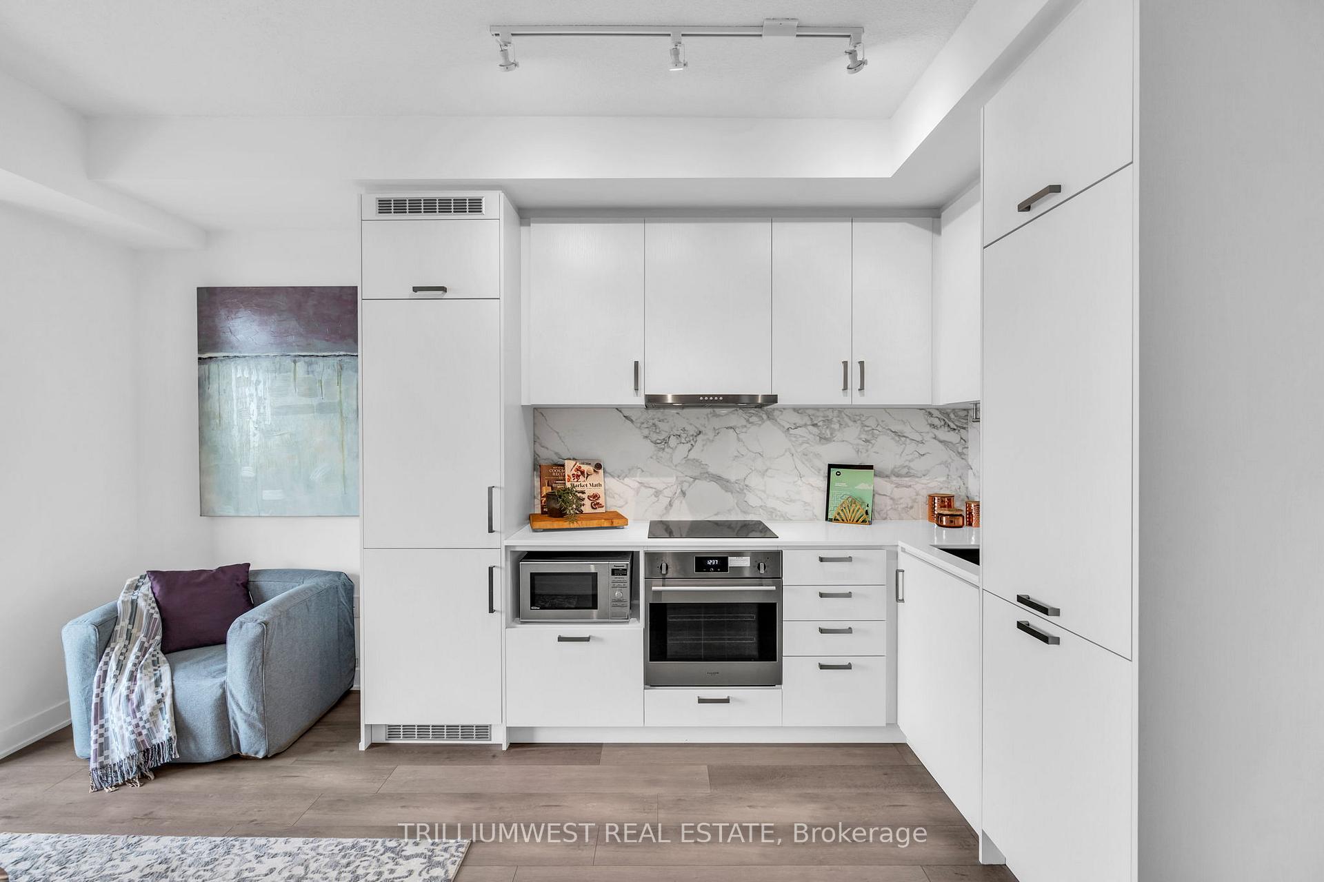 Photo 16 of Unit 721, 60 Honeycrisp Crescent, Vaughan, Vaughan Corporate Centre — HOMEH
