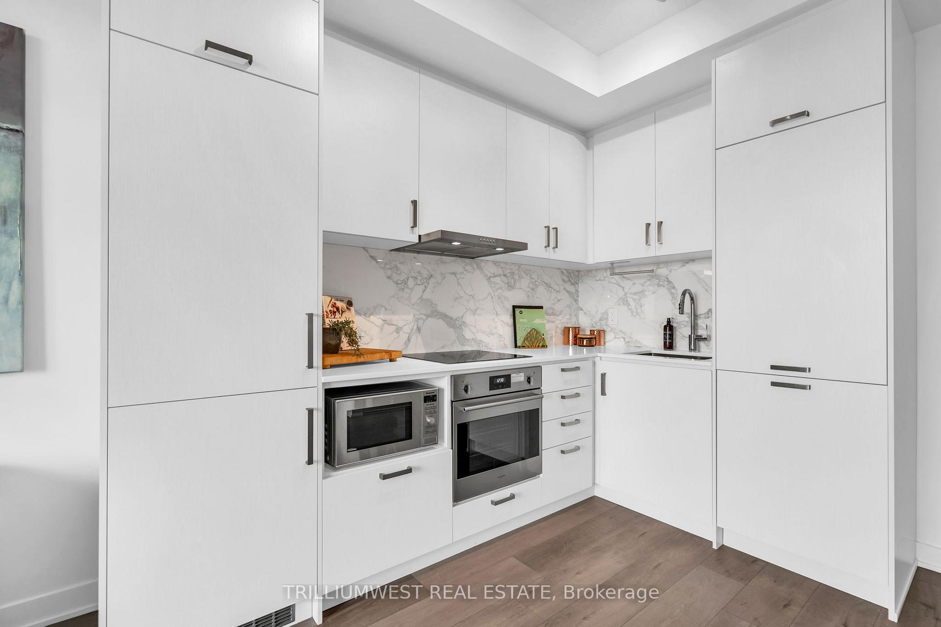 Photo 18 of Unit 721, 60 Honeycrisp Crescent, Vaughan, Vaughan Corporate Centre — HOMEH