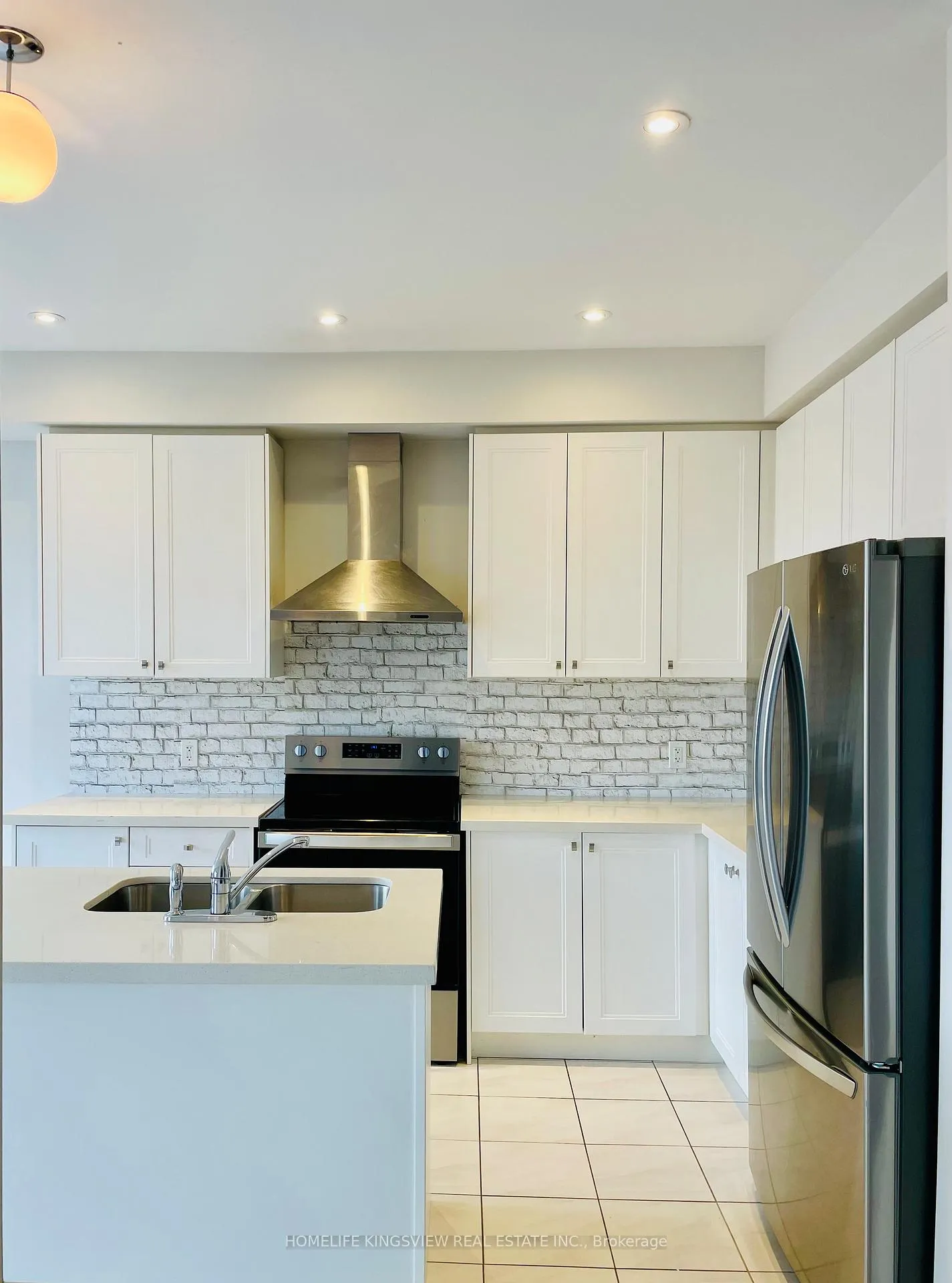 Photo 3 of 1371 Klondike Court, Oshawa, Kedron — HOMEH