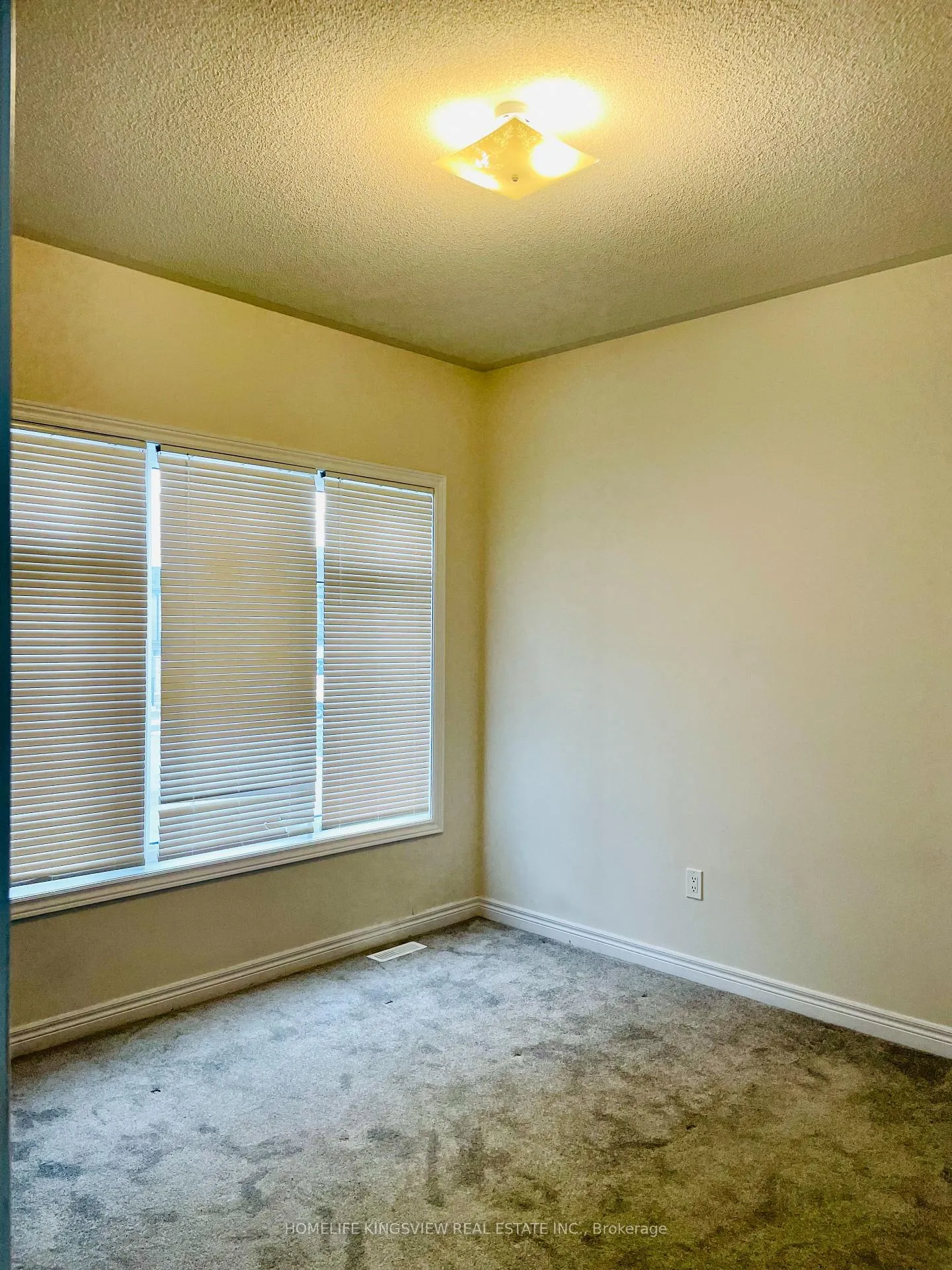 Photo 9 of 1371 Klondike Court, Oshawa, Kedron — HOMEH