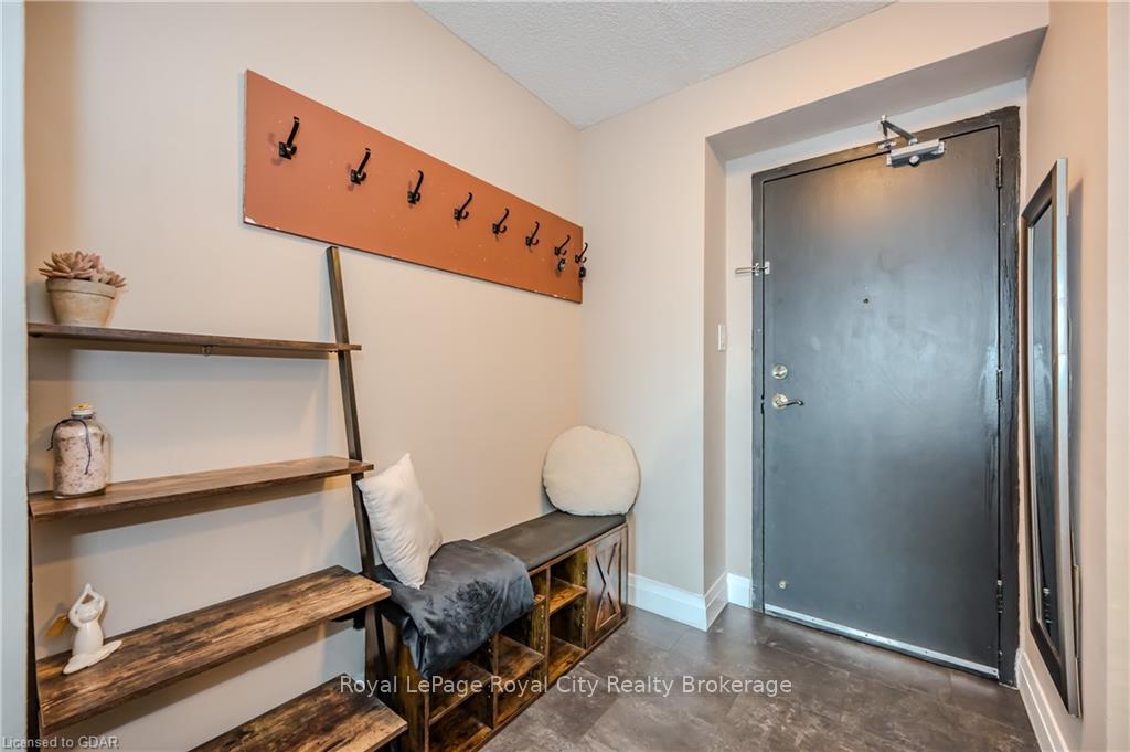 Photo 3 of Unit 816, 19 Woodlawn Road E, Guelph, Riverside Park — HOMEH