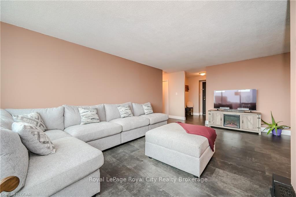 Photo 7 of Unit 816, 19 Woodlawn Road E, Guelph, Riverside Park — HOMEH