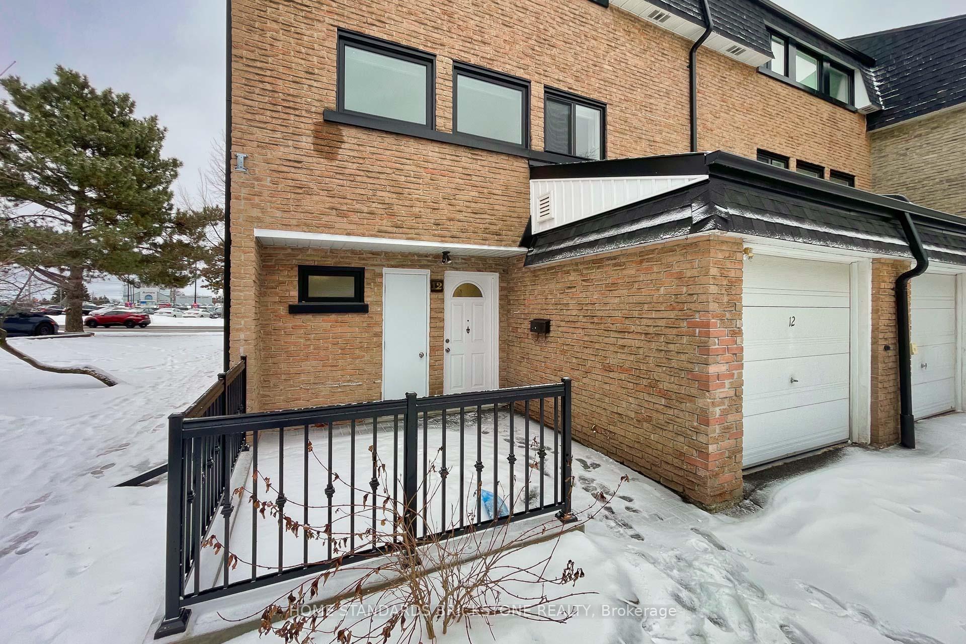 Photo 2 of Unit 34, 12 Poplar Crescent, Aurora, Aurora Highlands — HOMEH