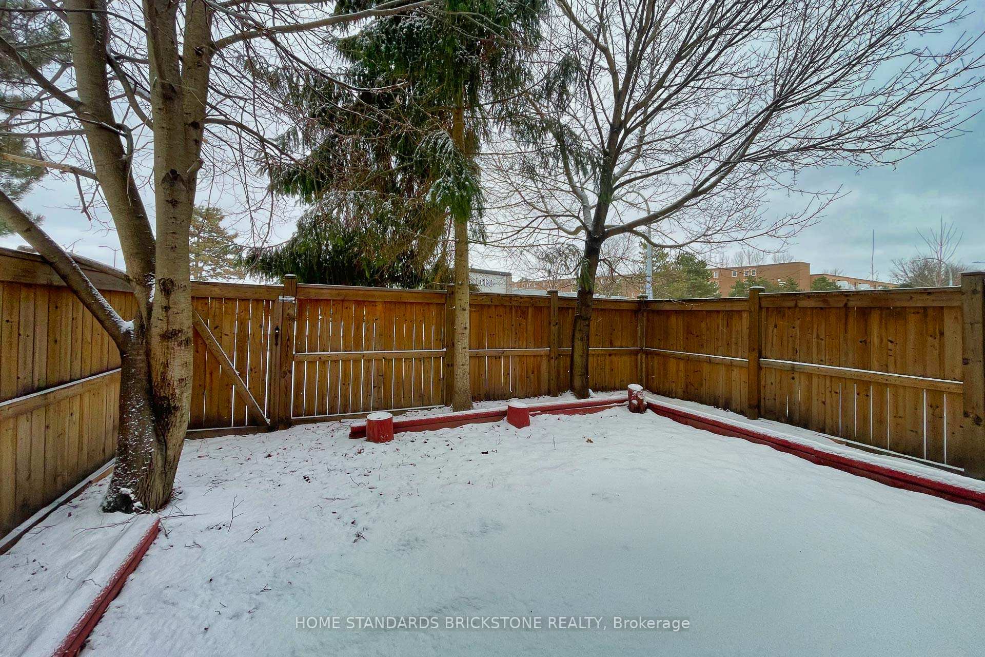Photo 3 of Unit 34, 12 Poplar Crescent, Aurora, Aurora Highlands — HOMEH