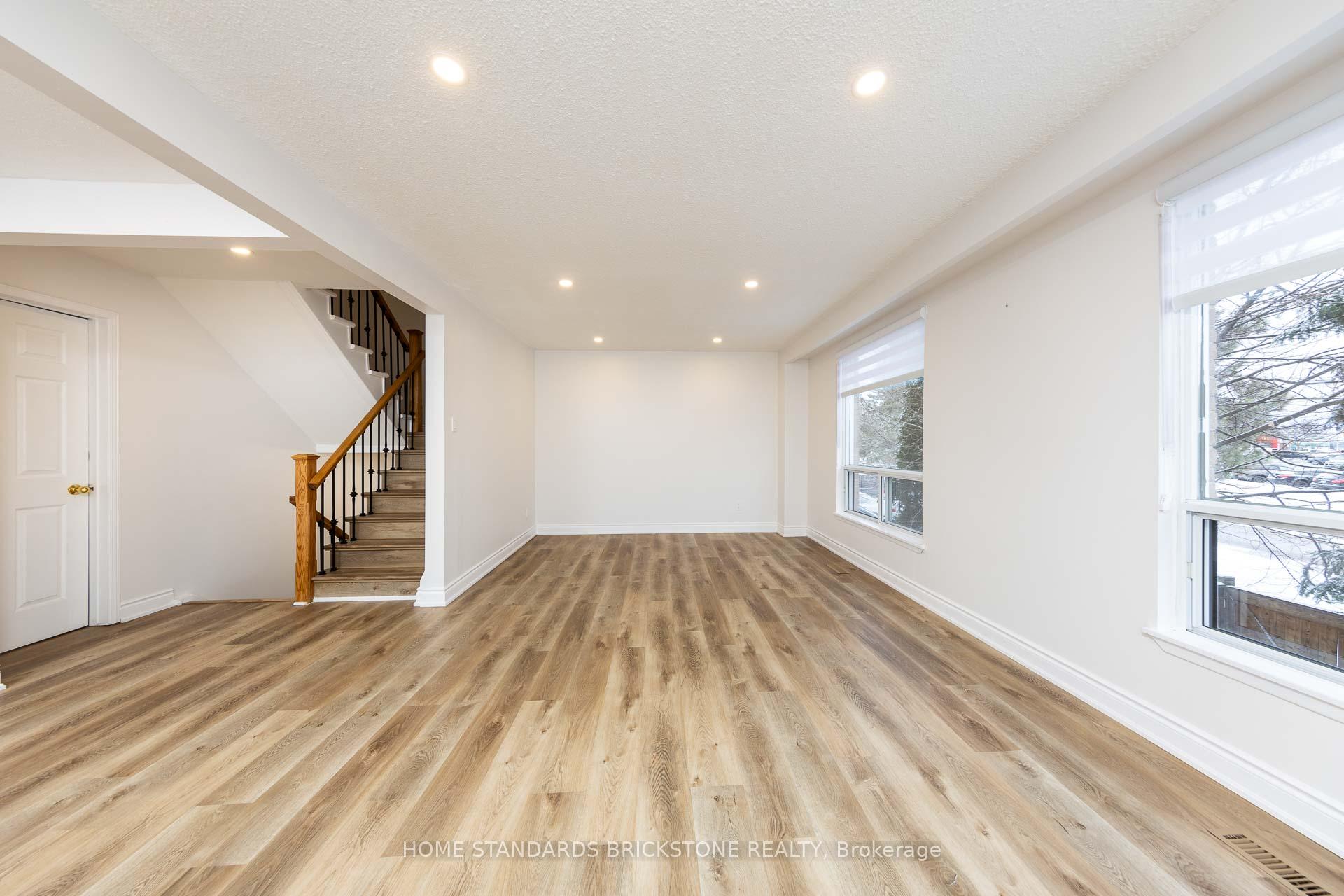 Photo 11 of Unit 34, 12 Poplar Crescent, Aurora, Aurora Highlands — HOMEH