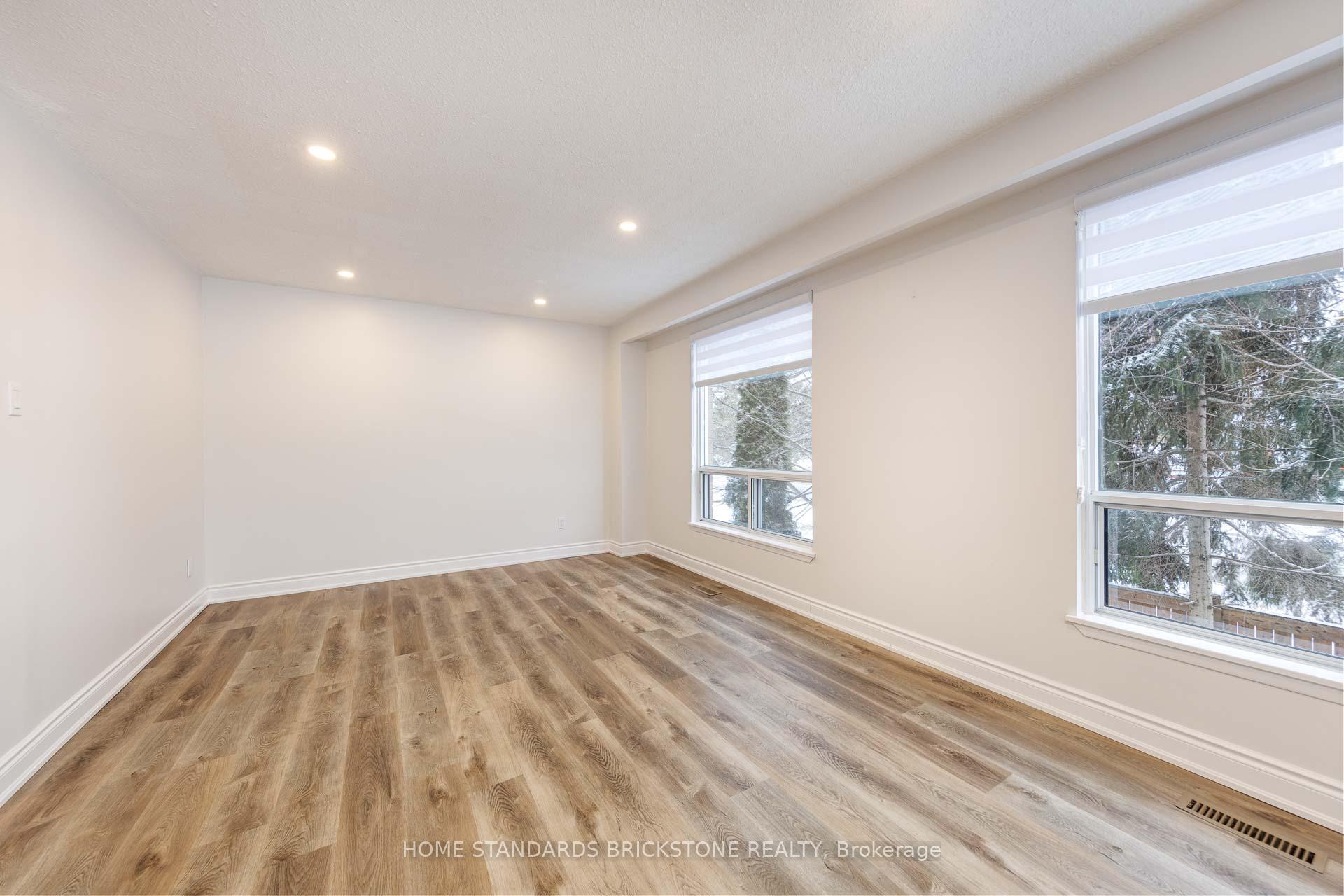 Photo 14 of Unit 34, 12 Poplar Crescent, Aurora, Aurora Highlands — HOMEH