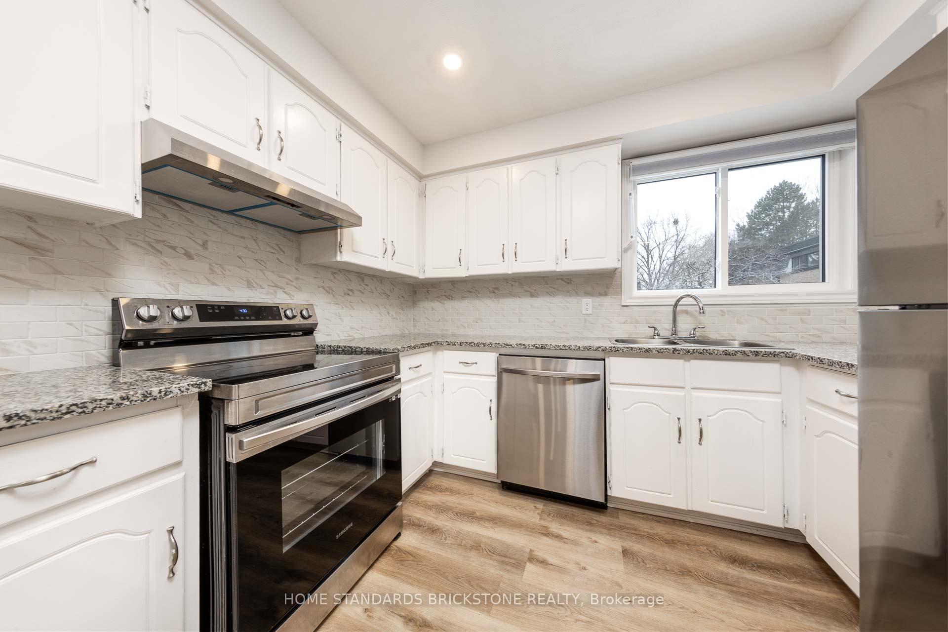 Photo 18 of Unit 34, 12 Poplar Crescent, Aurora, Aurora Highlands — HOMEH