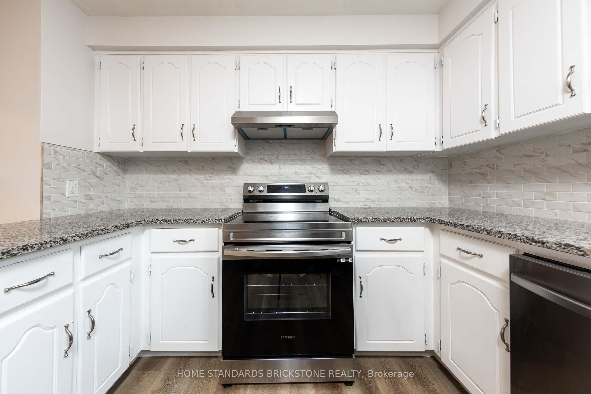 Photo 20 of Unit 34, 12 Poplar Crescent, Aurora, Aurora Highlands — HOMEH