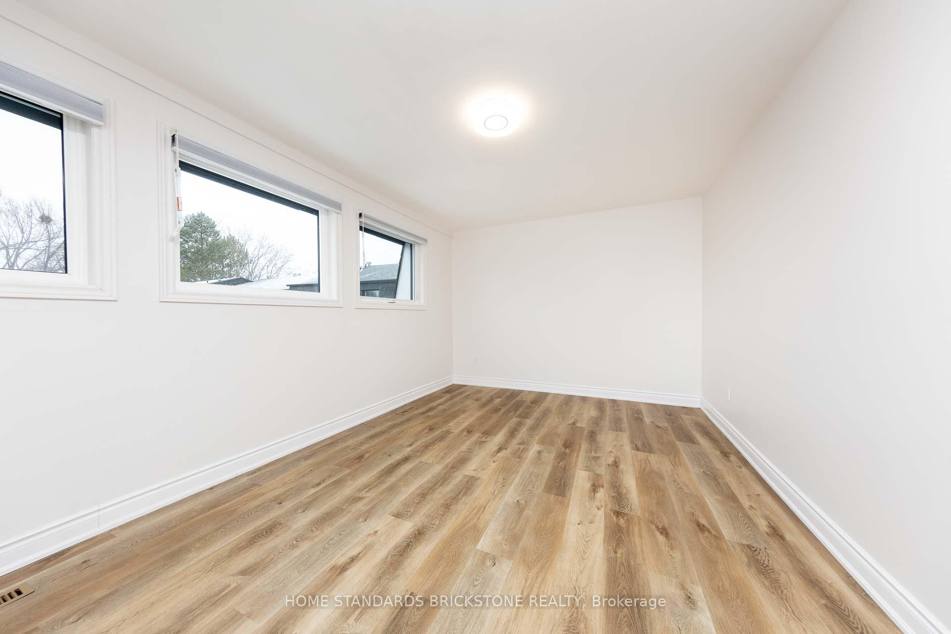 Photo 27 of Unit 34, 12 Poplar Crescent, Aurora, Aurora Highlands — HOMEH