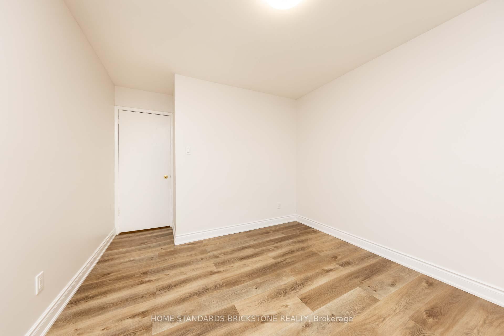 Photo 30 of Unit 34, 12 Poplar Crescent, Aurora, Aurora Highlands — HOMEH