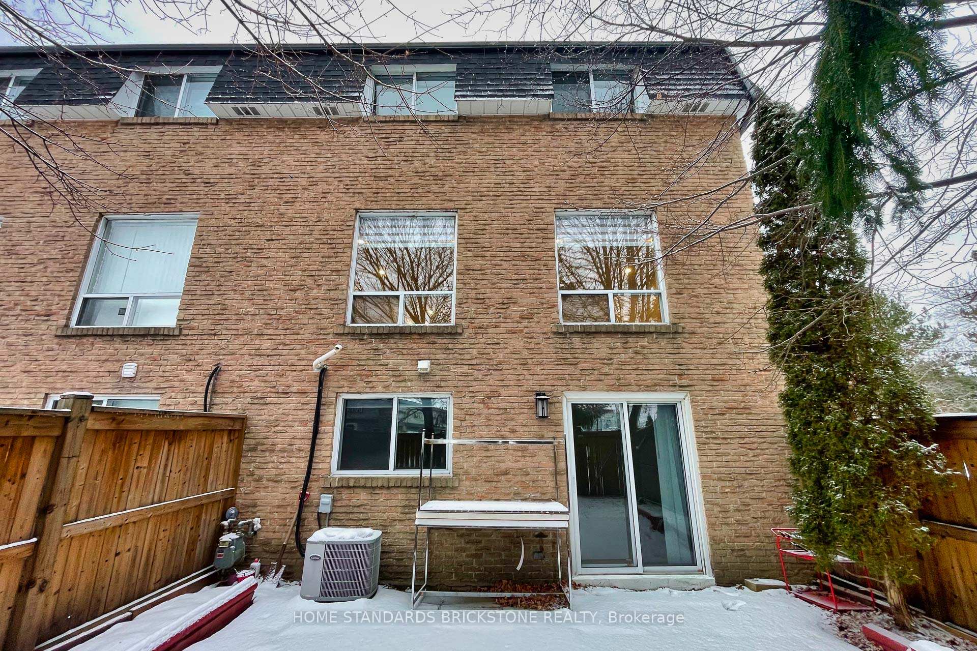 Photo 34 of Unit 34, 12 Poplar Crescent, Aurora, Aurora Highlands — HOMEH