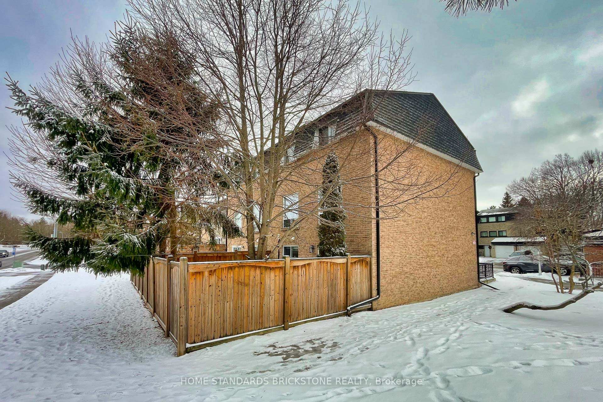 Photo 38 of Unit 34, 12 Poplar Crescent, Aurora, Aurora Highlands — HOMEH
