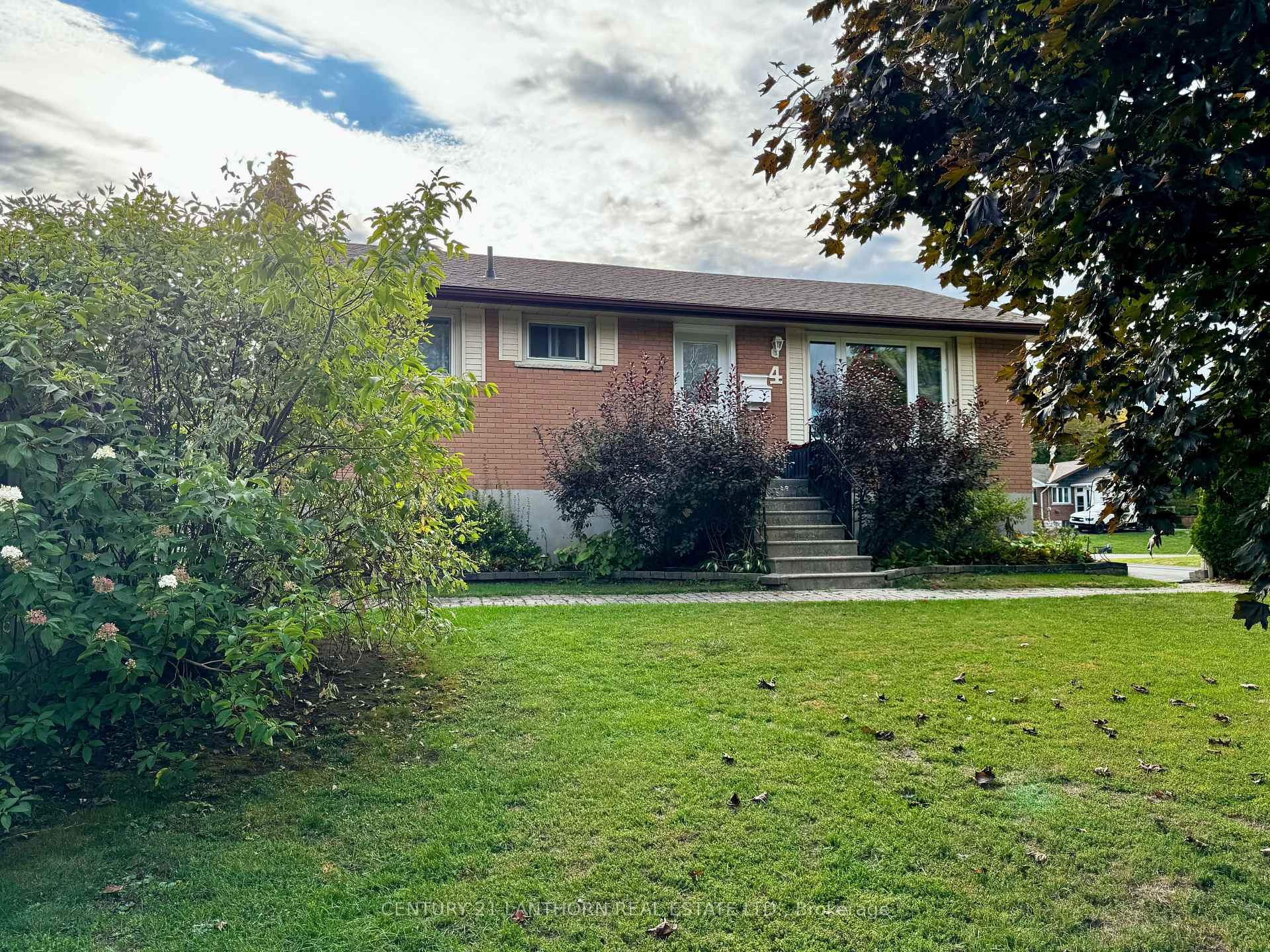 Front of 4 Highview Crescent