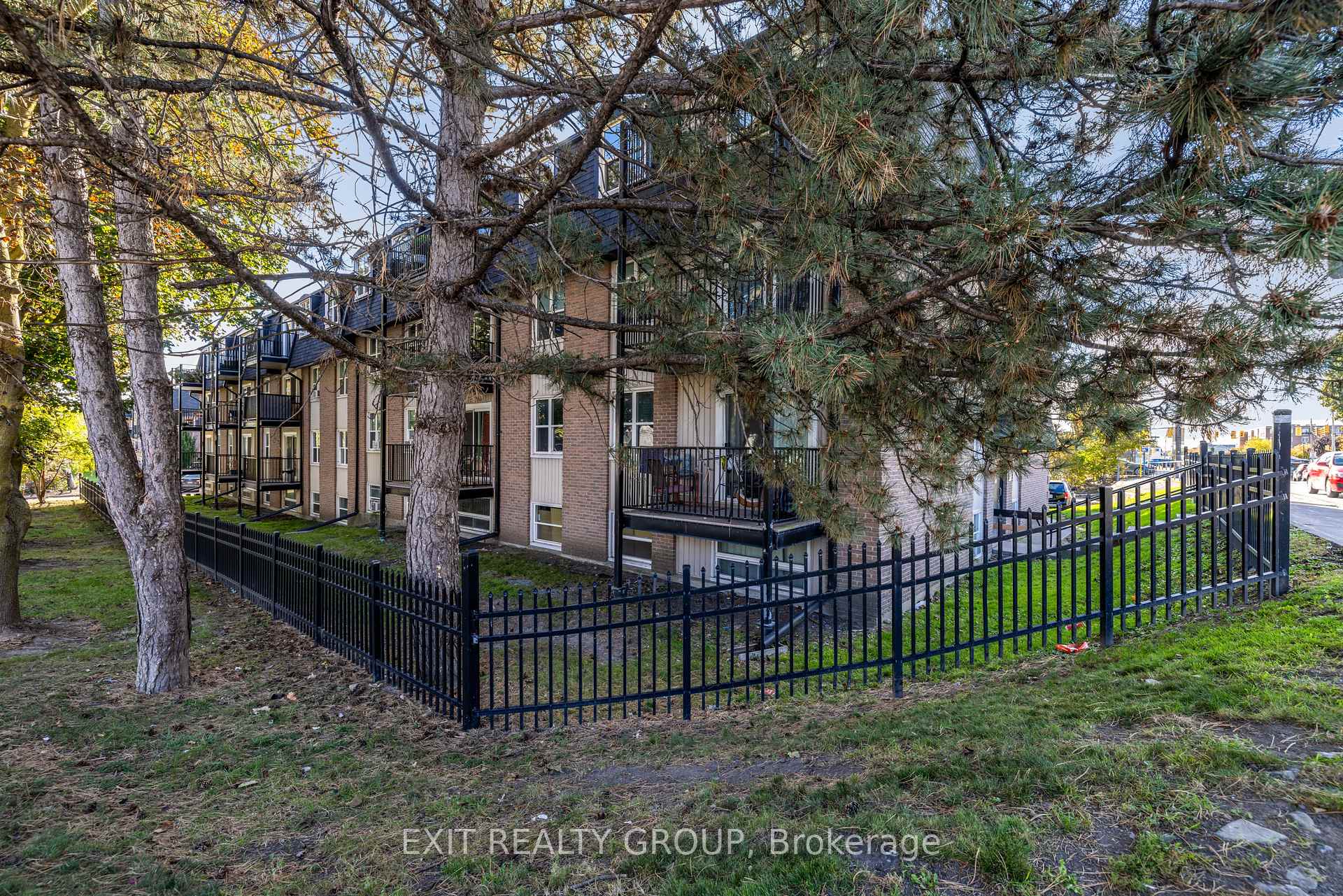 Photo 4 of Unit 401, 25 College Street E, Belleville, Belleville Ward — HOMEH